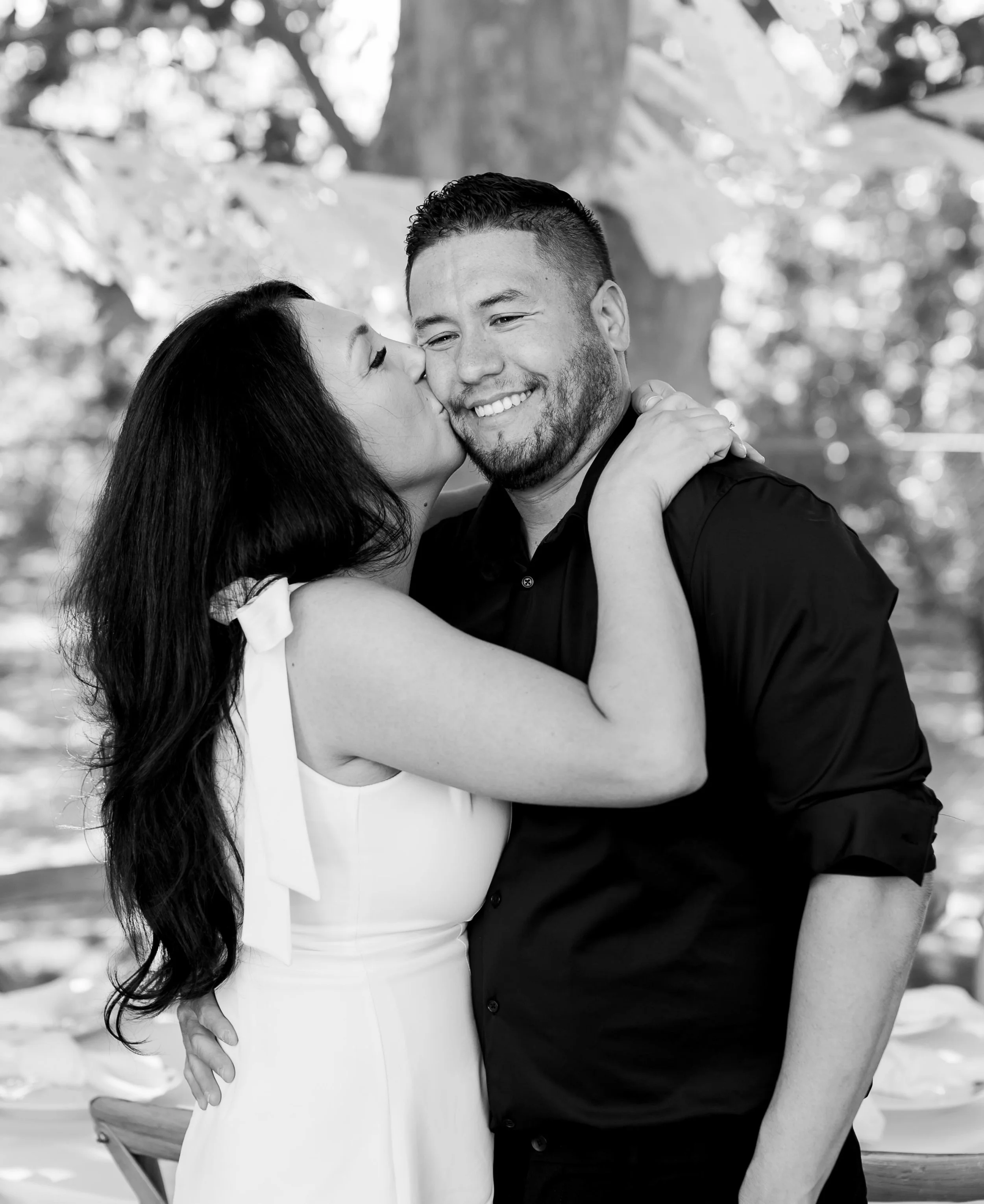 3 years ago, we celebrated our anniversary surrounded by our favorite humans in our backyard. Looking back on these photos made me so happy 🫶🏼