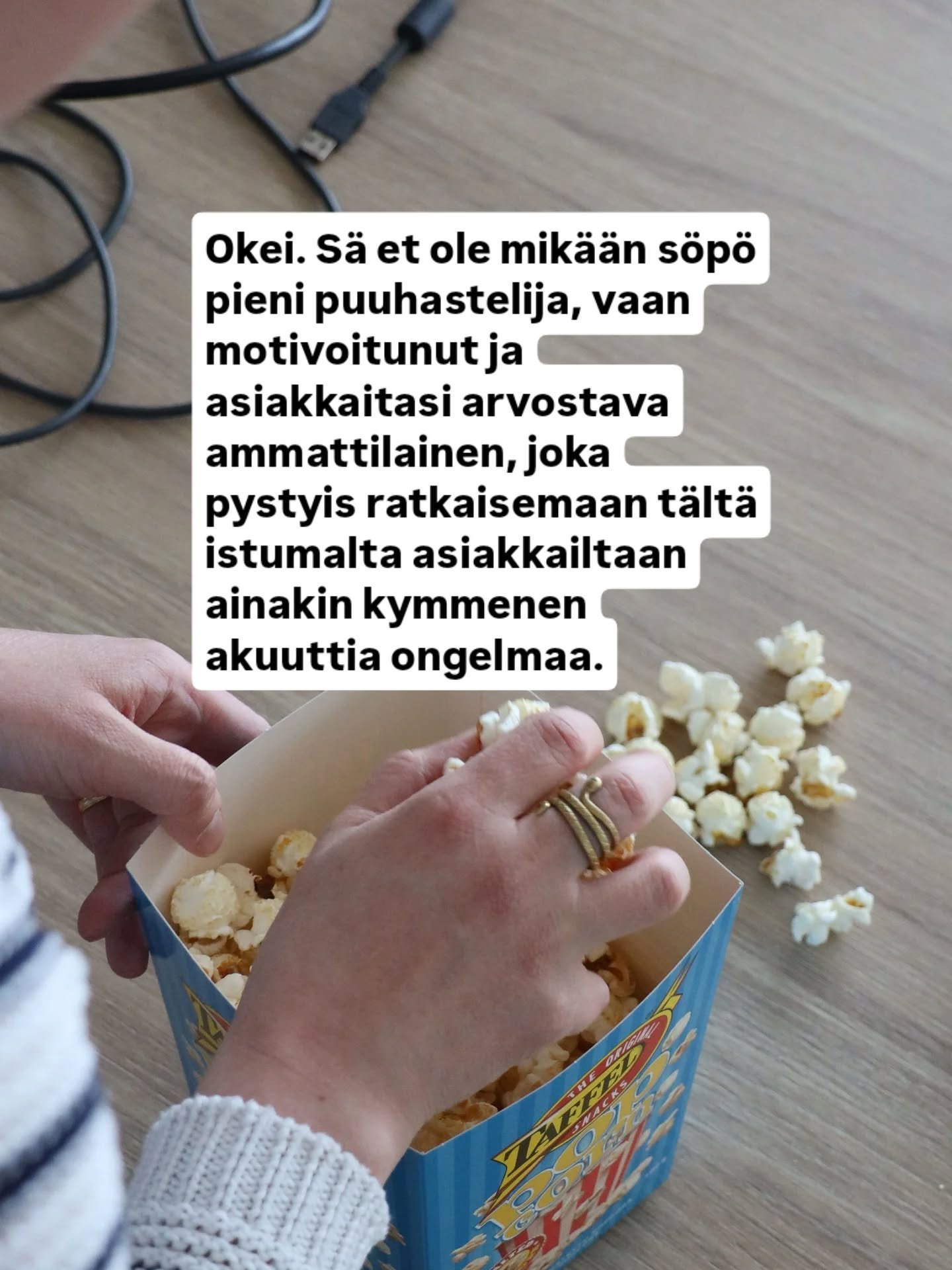 Okei. S&auml; et ole mik&auml;&auml;n pikkuruinen puuhastelija, vaan motivoitunut ja asiakkaitasi arvostava ammattilainen, joka pystyis ratkaisemaan t&auml;lt&auml; istumalta asiakkailtaan ainakin kymmenen akuuttia ongelmaa.

Ja silti asiakas ei osta