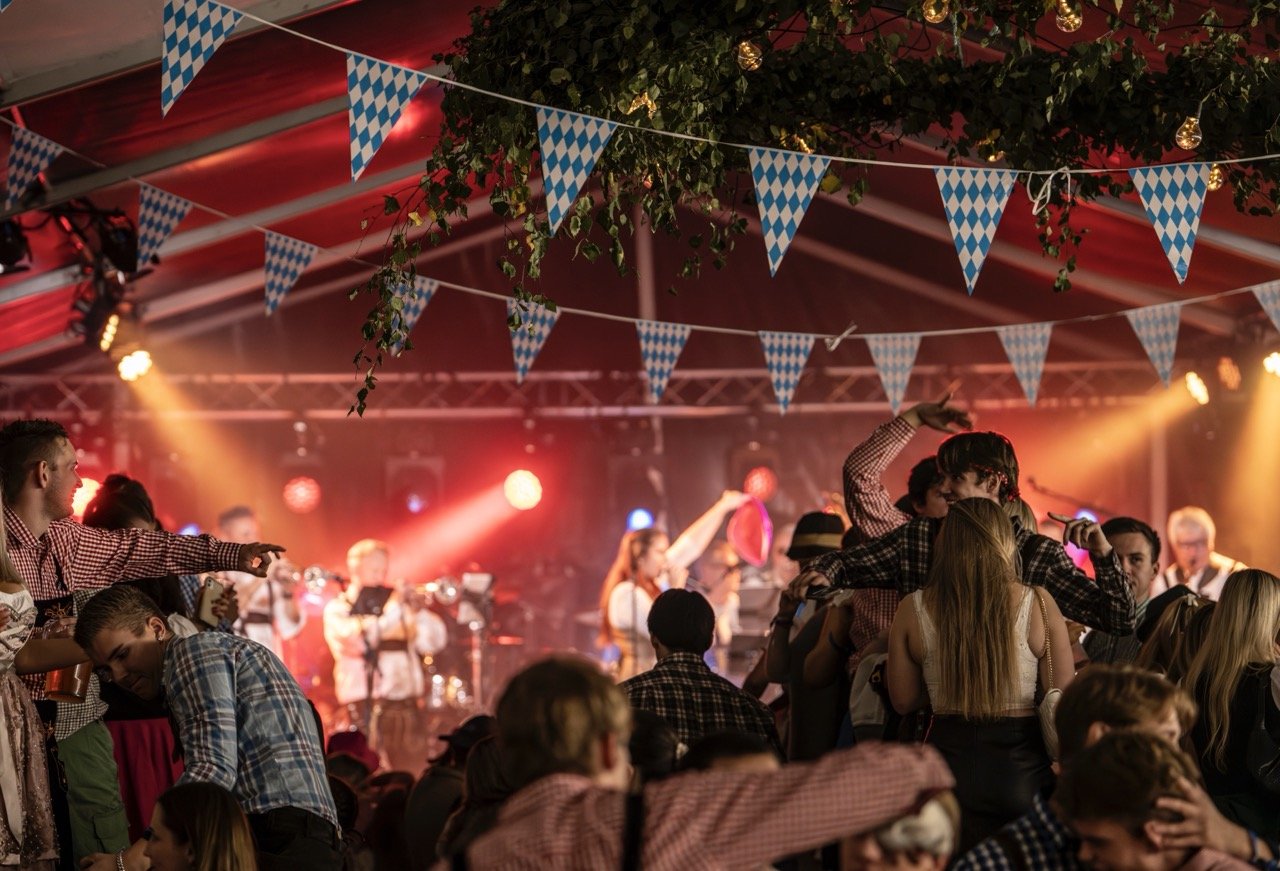 Over 1600 deltok på årets Oktoberfest