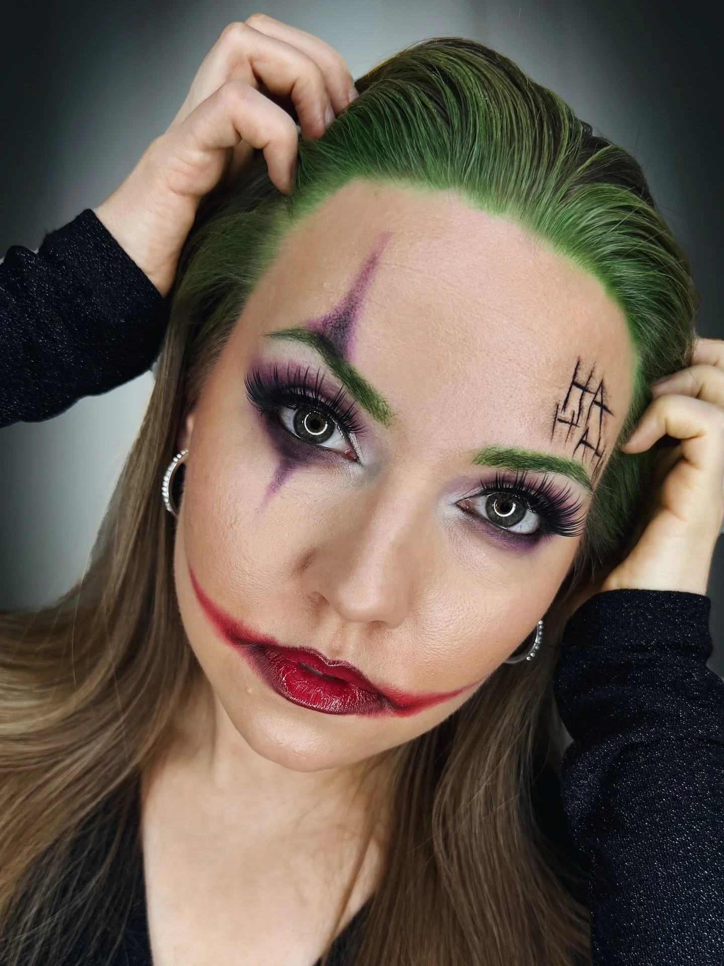 We&rsquo;re all a little mad here&hellip; I just own it. 
-Joker 🃏😈💚

T&auml;m&auml;n vuoden Halloween-meikkiin inspiroiduin yll&auml;tt&auml;en super paljon Jokerista, joka ei oo koskaan aiemmin resonoinut juurikaan. Pari viime vuotta on menty ku