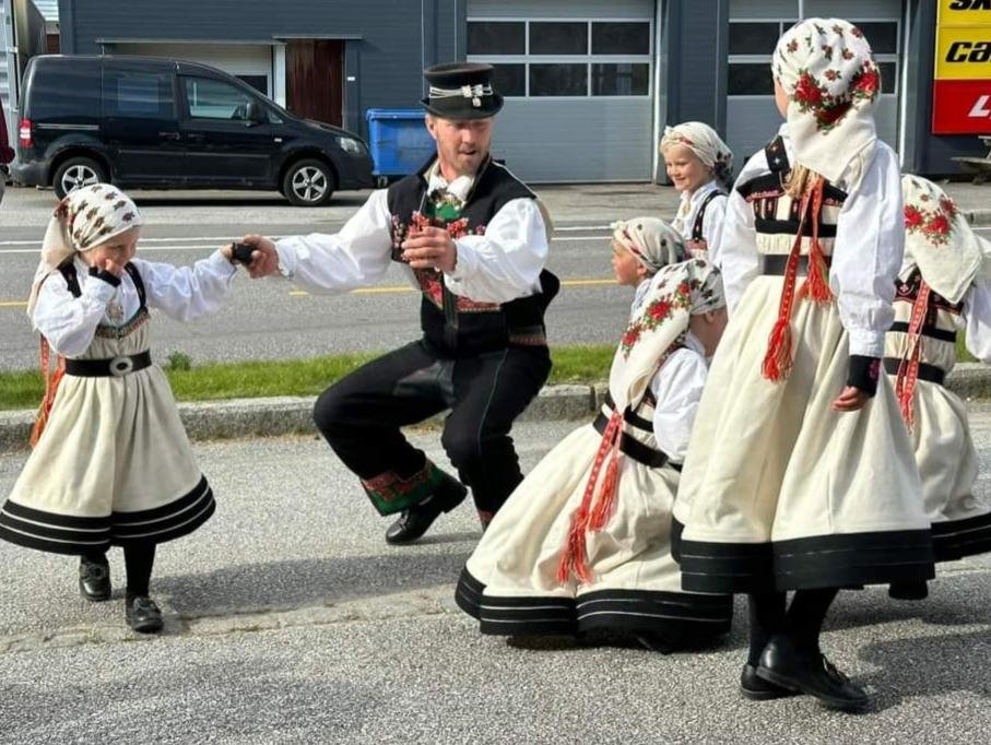 Leikarringen kjem