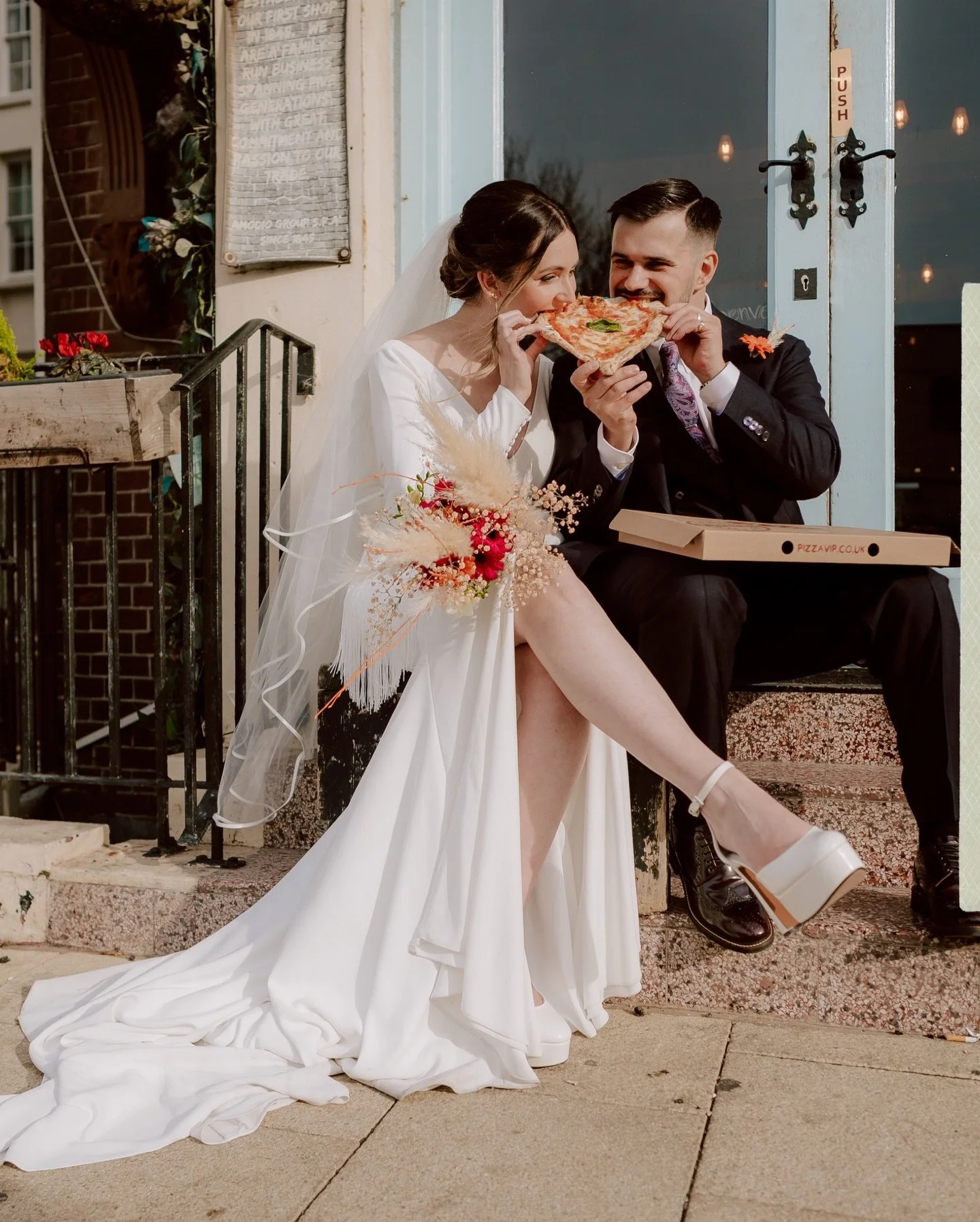 Did ya know? Wedding photos can be SILLY.

You might not be the kinda couple that stares into the distance or whispers things into each others ears &lsquo;for the photo&rsquo;

I certainly ain&rsquo;t that 

And it&rsquo;s why I love to encourage you