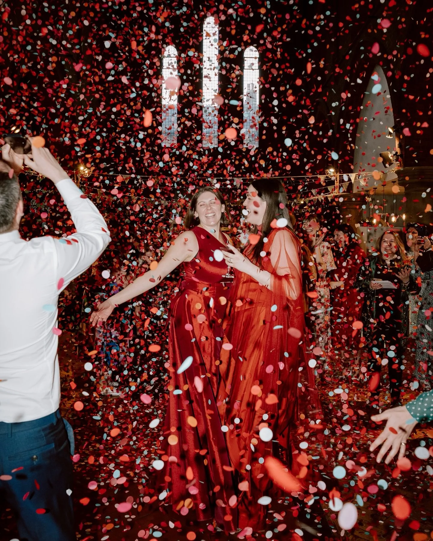 Listen you&rsquo;re gonna need to get yourself to the blog for this one because there are NOT ENOUGH FRAMES to tell the love story of Rosie &amp; Hannah on the grid in teeny squares. 

From outfits made by their dear friend @sisiano to  @flutterdarli