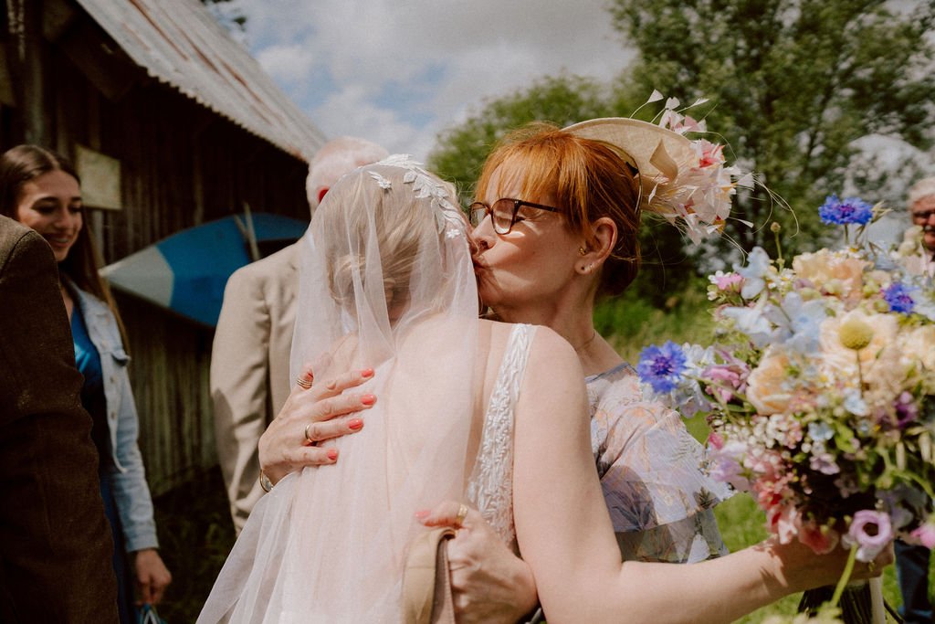 wildernesskentweddingrain-23.jpg