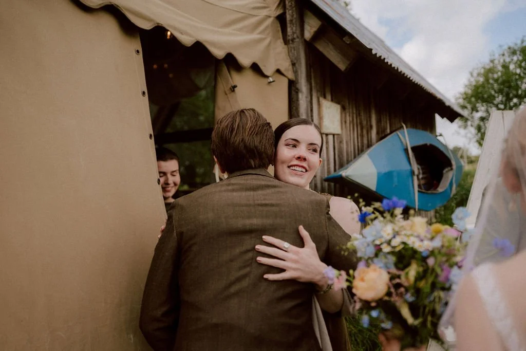 wildernesskentweddingrain-26.jpg