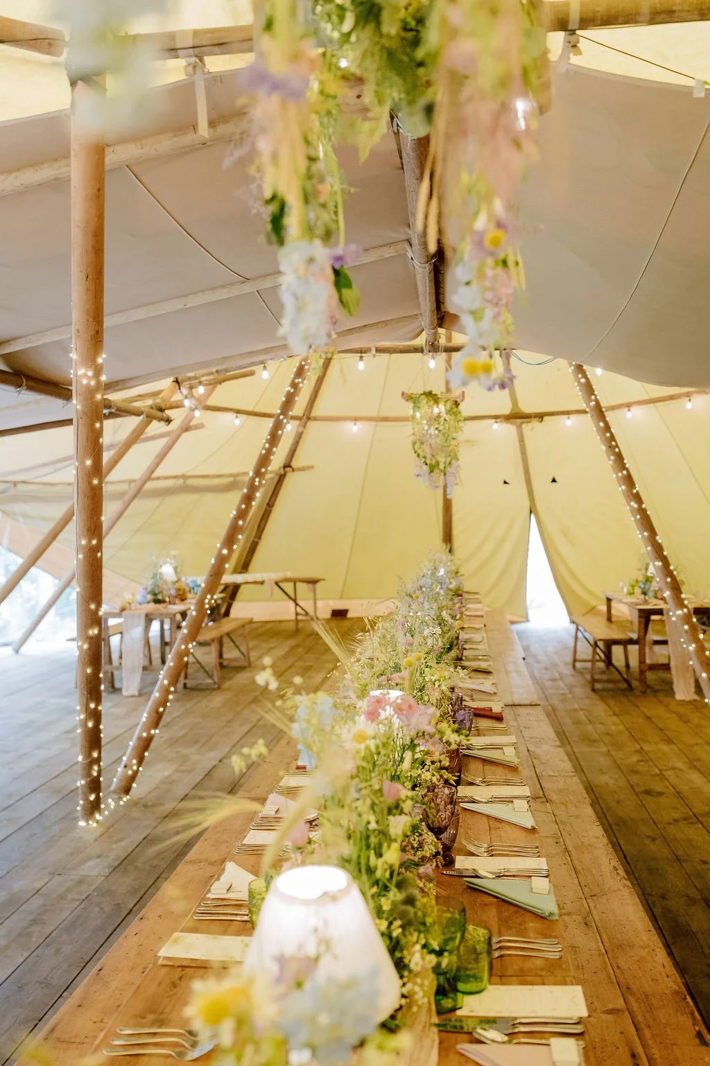 wildernesskentweddingrain-33.jpg