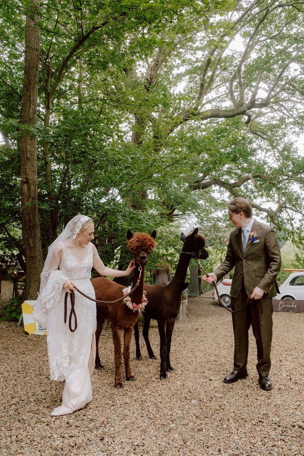 wildernesskentweddingrain-34.jpg