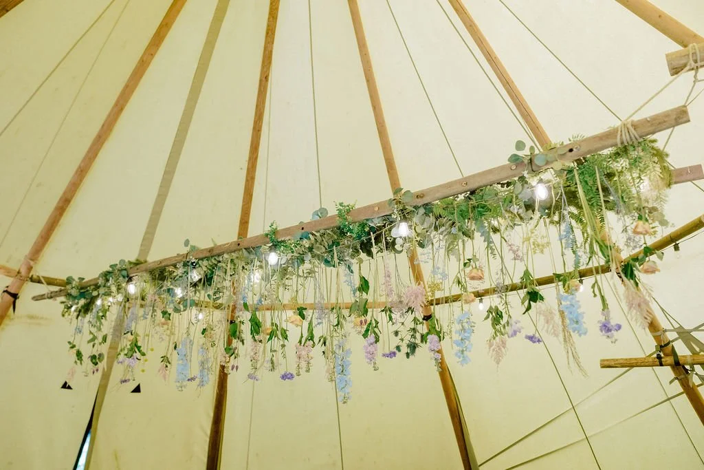 wildernesskentweddingrain-36.jpg