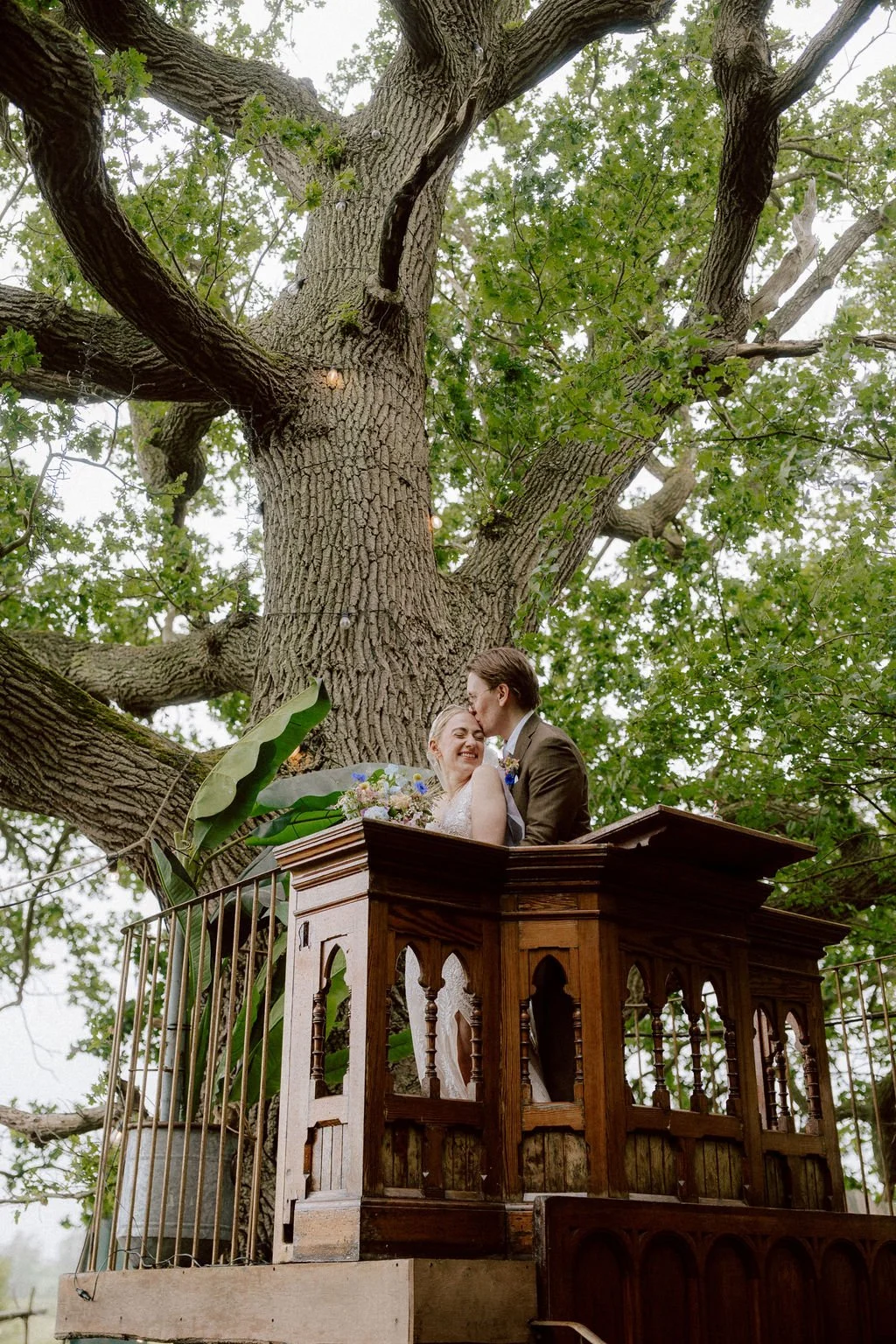 wildernesskentweddingrain-44.jpg