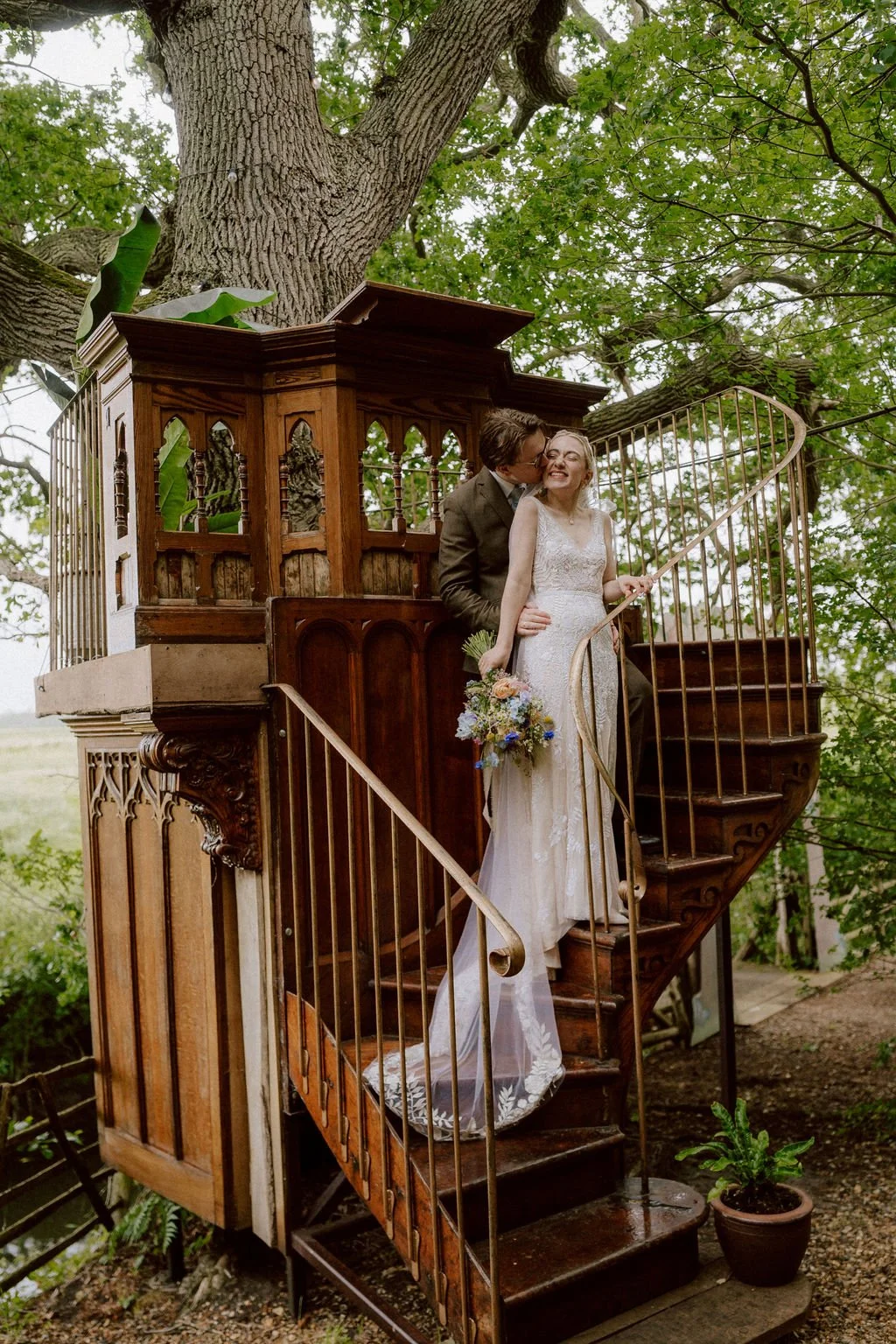 wildernesskentweddingrain-45.jpg