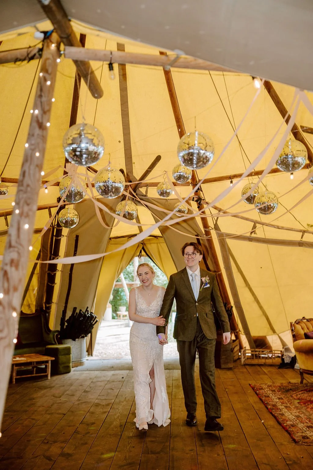 wildernesskentweddingrain-48.jpg