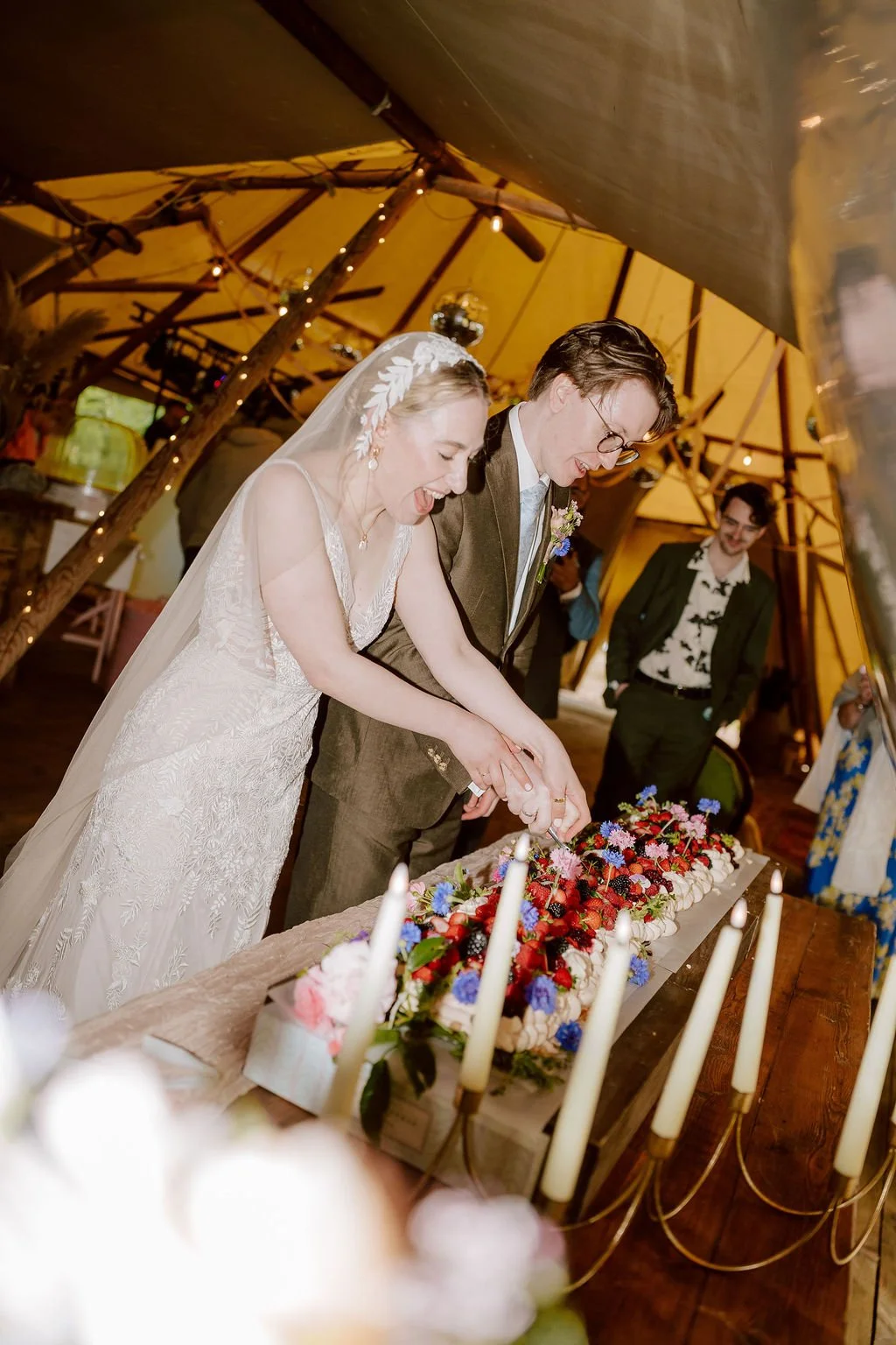 wildernesskentweddingrain-49.jpg