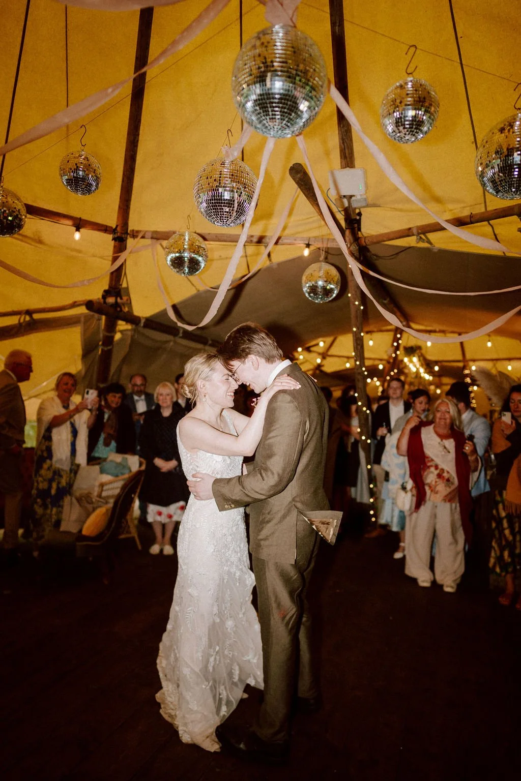wildernesskentweddingrain-69.jpg
