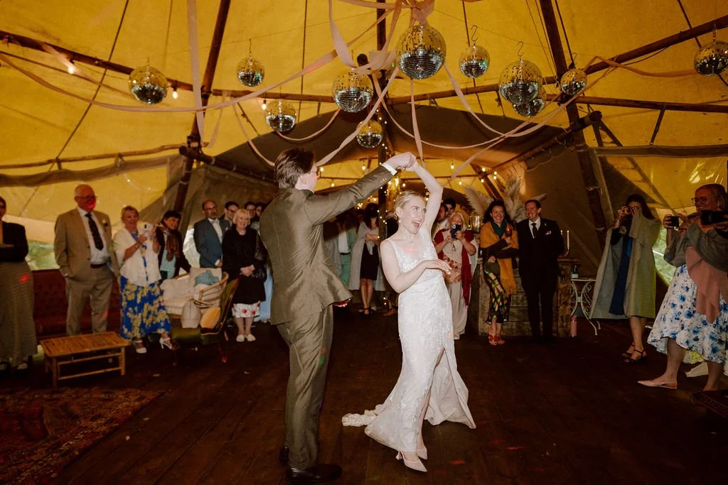 wildernesskentweddingrain-70.jpg