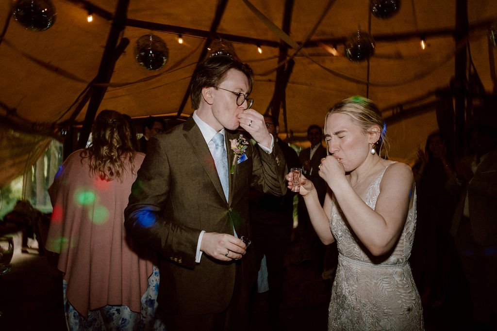 wildernesskentweddingrain-76.jpg