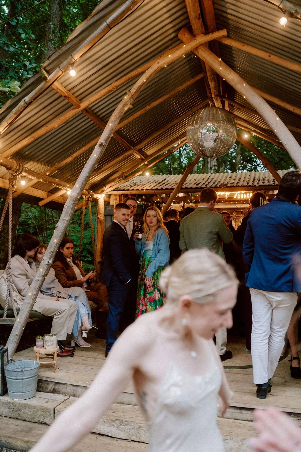 wildernesskentweddingrain-84.jpg