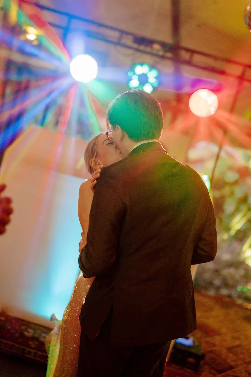 wildernesskentweddingrain-86.jpg