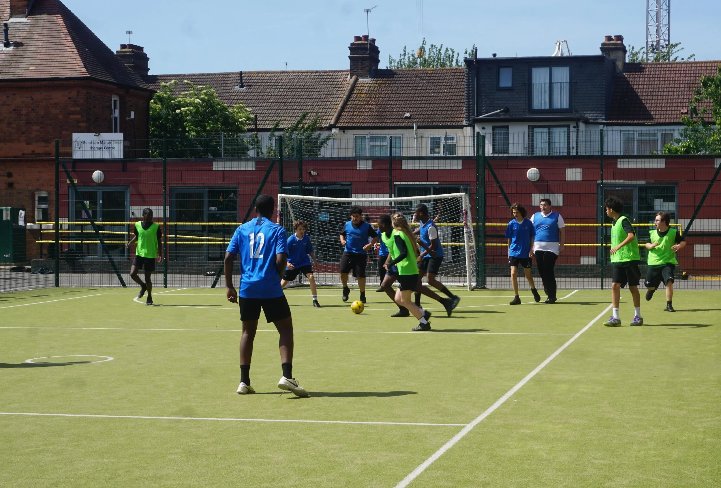 The Green Dragons won the Bensham Manor House Football Championship on Friday! Well done to all teams after a long campaign of matches! Have a fantastic half term everyone
