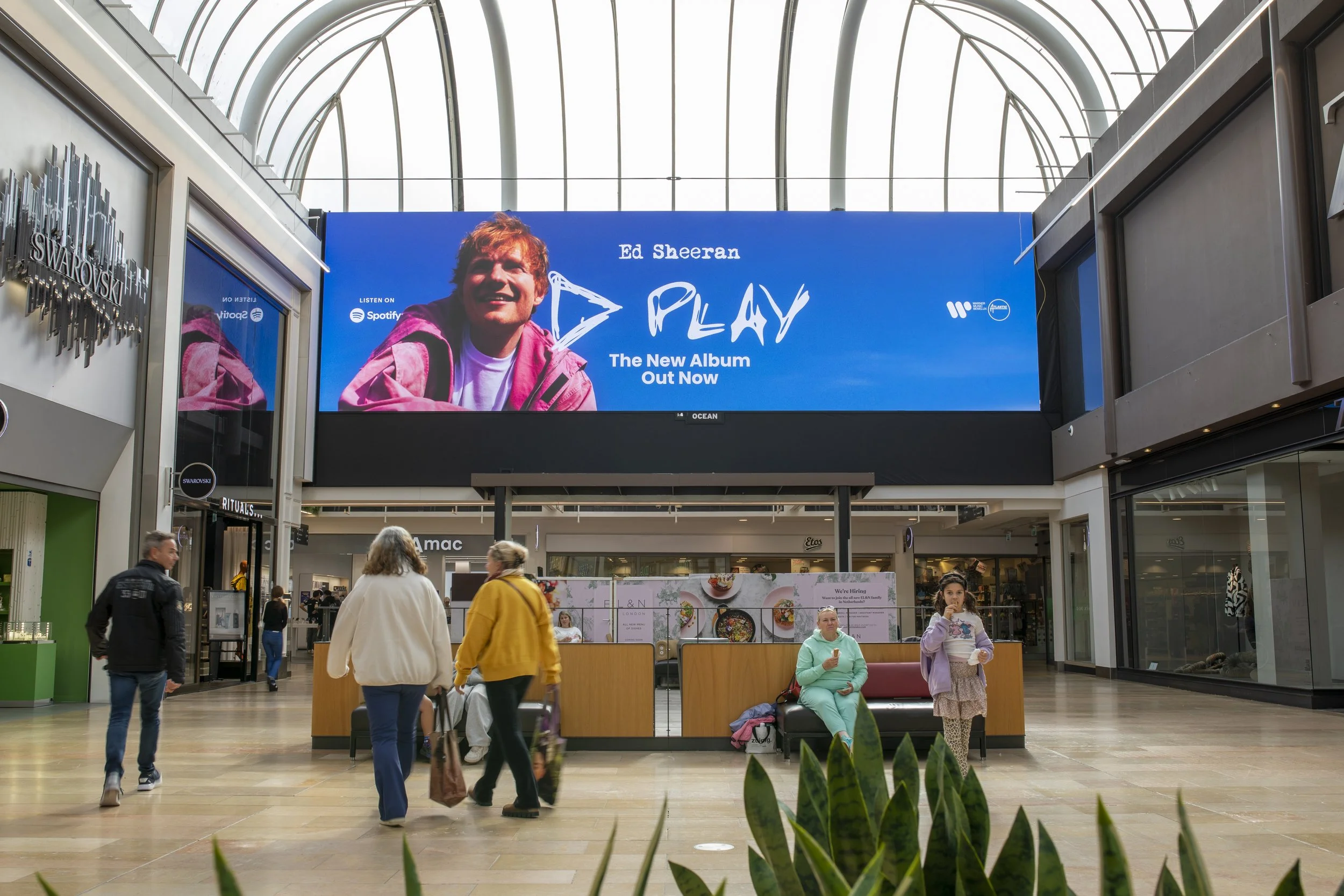 Ed Sheeran - 'Play' Album Release - DOOH Design, broadcasted in Amsterdam, Antwerp & Brussels