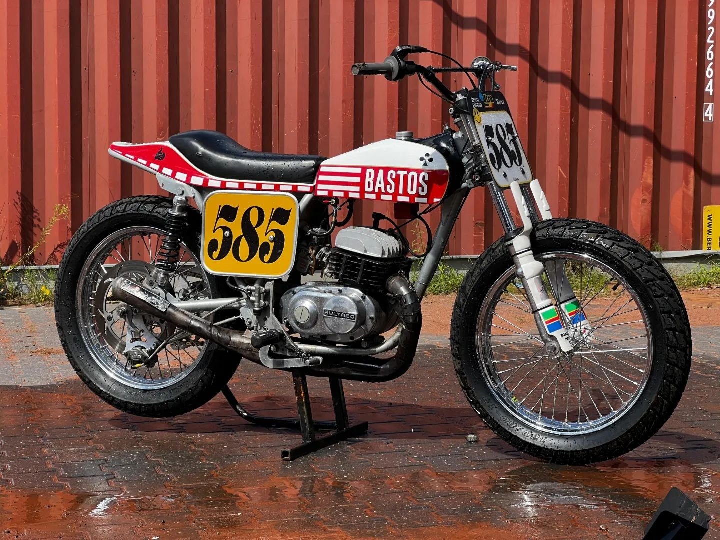Bultaco Astro that we painted for @dwillsssss. Danny had the idea for using the Bastos cigarettes branding and colours. All painted graphics 🤟. Danny races this in the DTRA flat track series @dirttrackriders . Racing this weekend at @greenfielddirtt