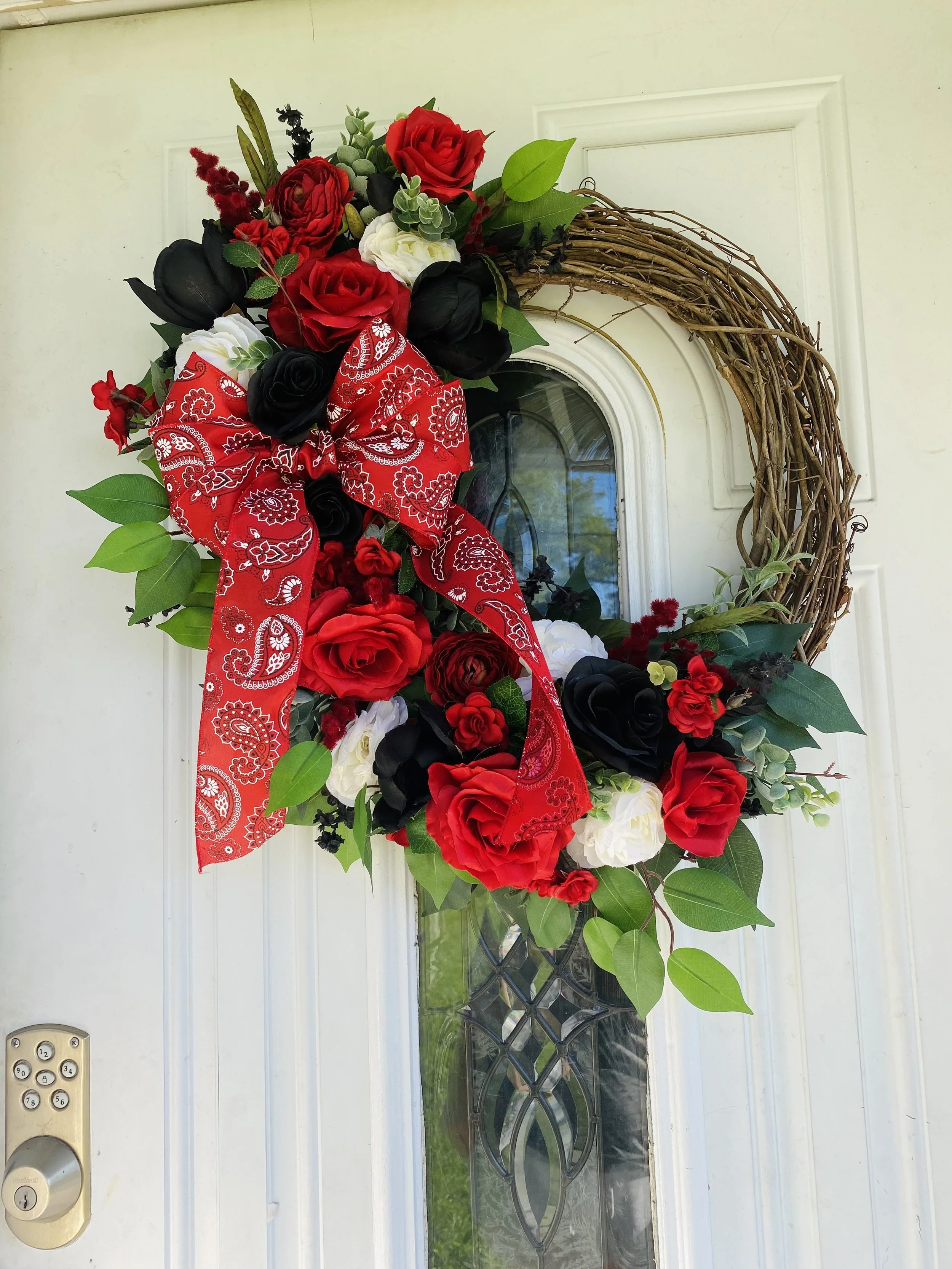 REDANDBLACK_WREATH.jpg