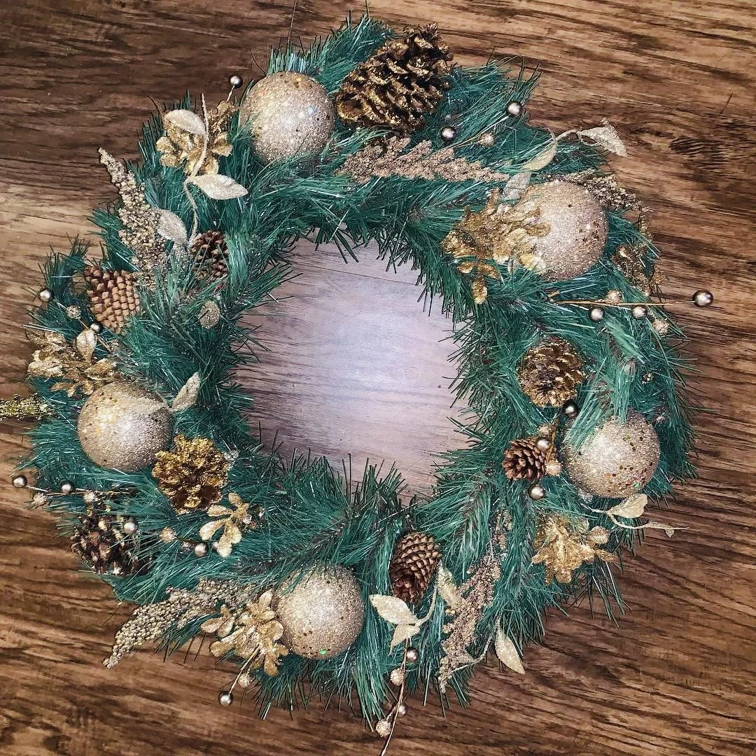 CHRISTMAS_WREATH2.jpg