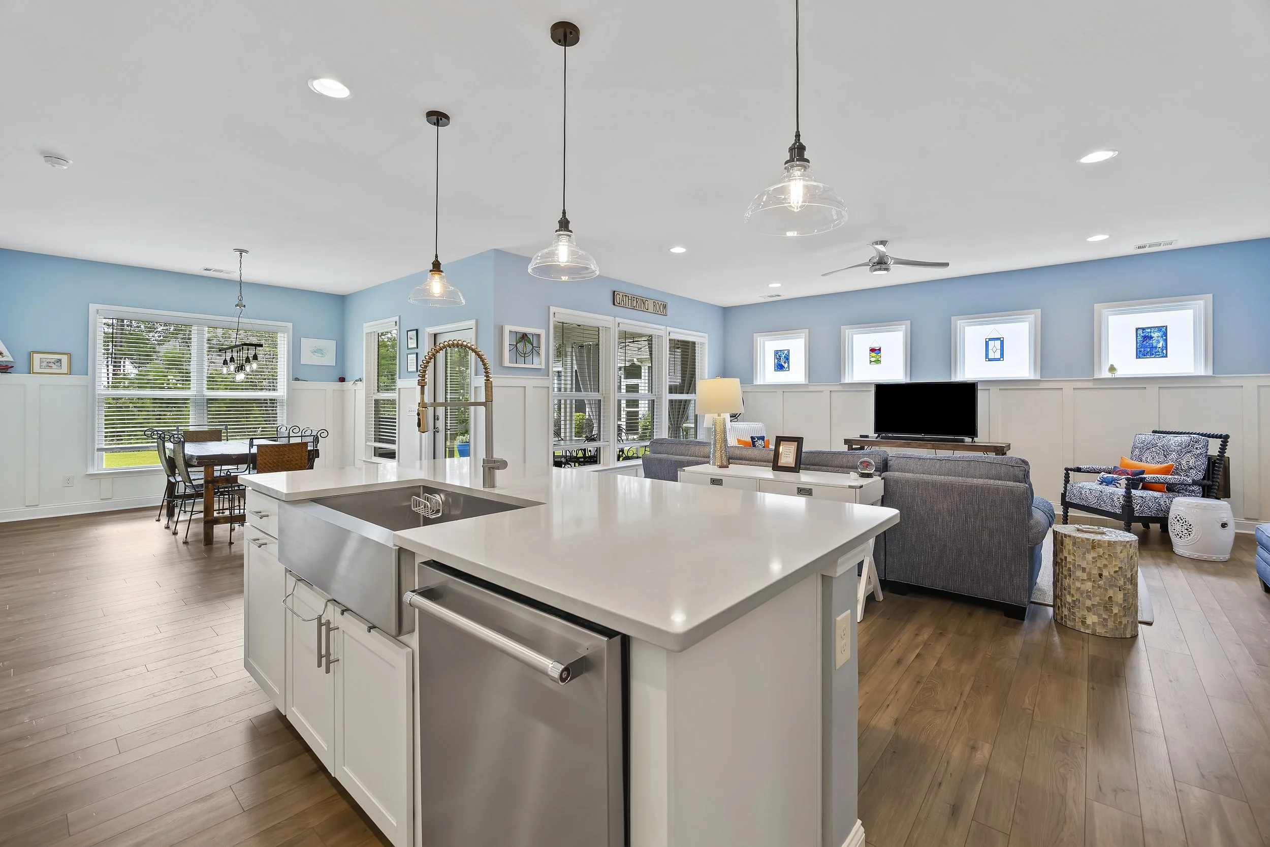 2050 North Lake Blvd (36).jpg