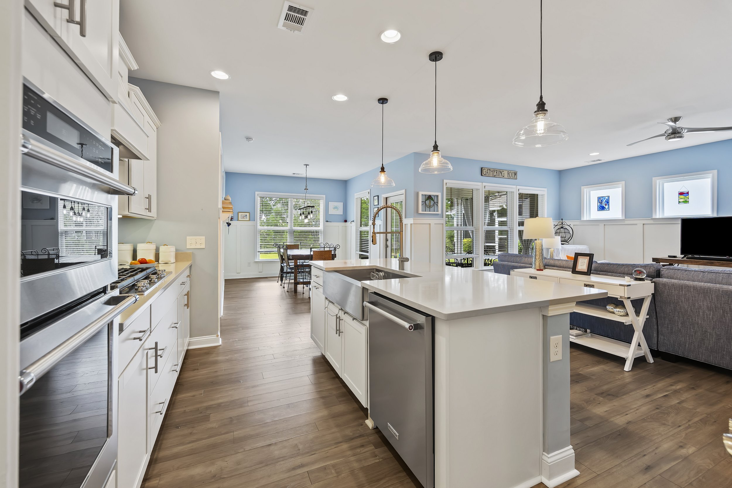 2050 North Lake Blvd (35).jpg