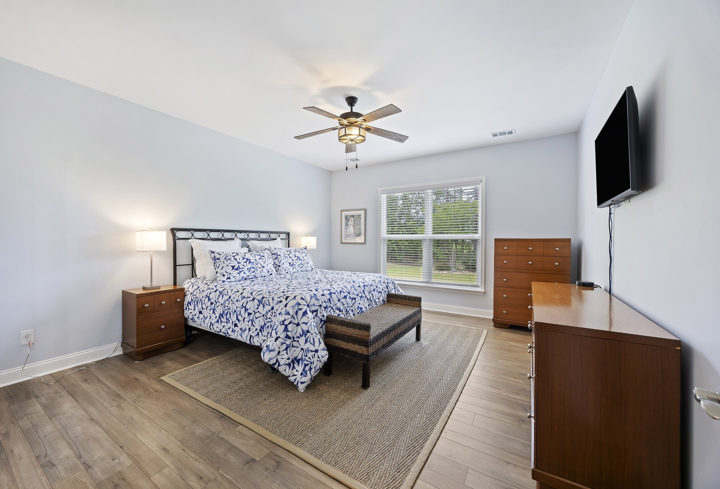 2050 North Lake Blvd (44).jpg
