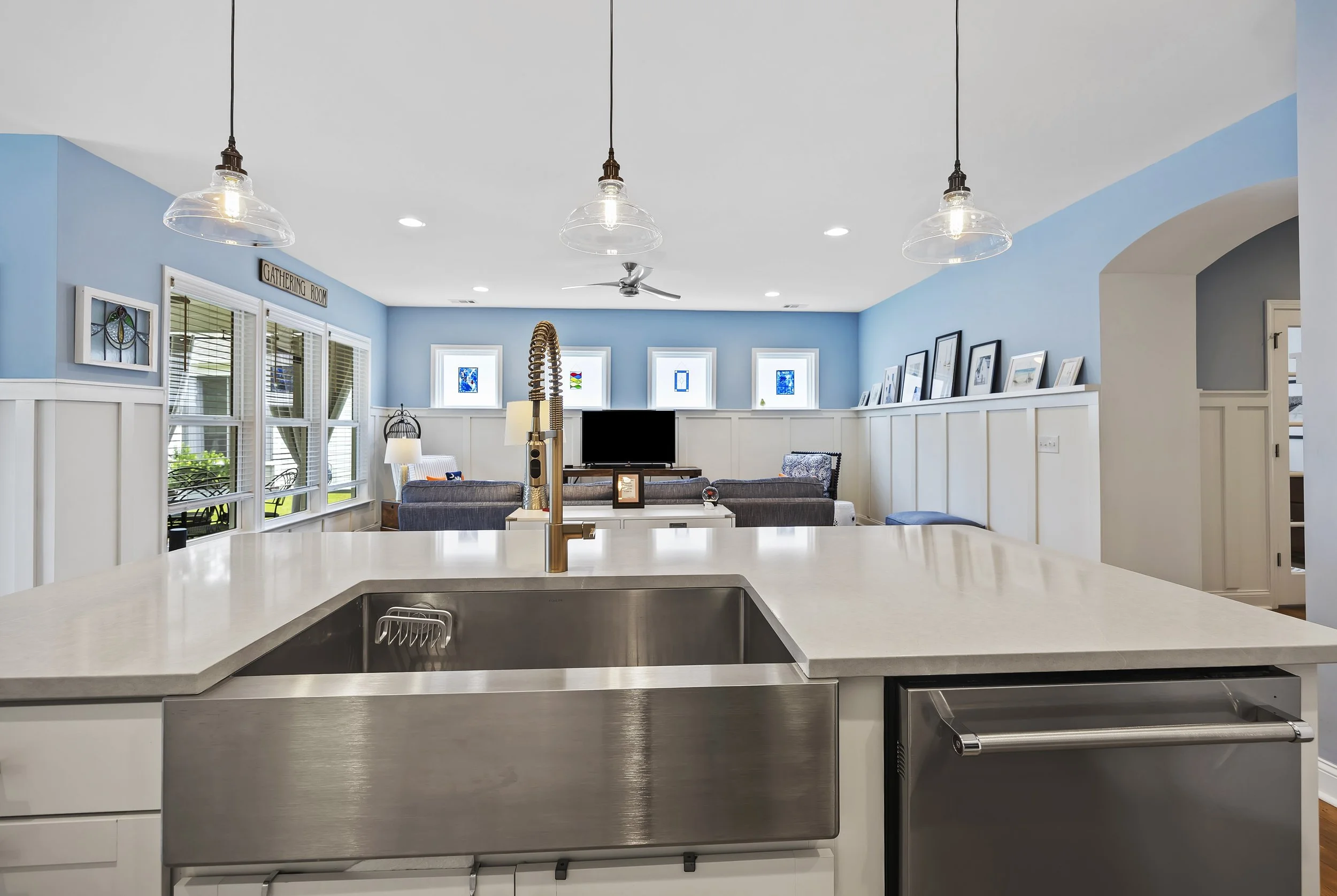 2050 North Lake Blvd (37).jpg