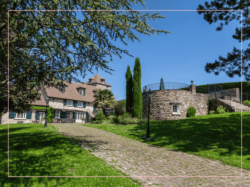 Front of Maison Vejoll to rent in Champagne, France