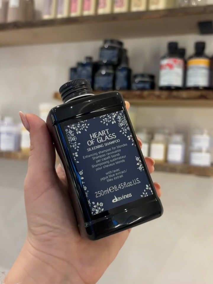 Blondes.. we have you covered! 💜

Heart of glass range for our blonde ladies&hellip; or gents! Find out more about @davines_uk in the salon 

#hbbhitchin #hbb #hairandbeauty #hairdresserhitchin #hairsalonhitchin #beautyhitchin #beautysalonhitchin #H