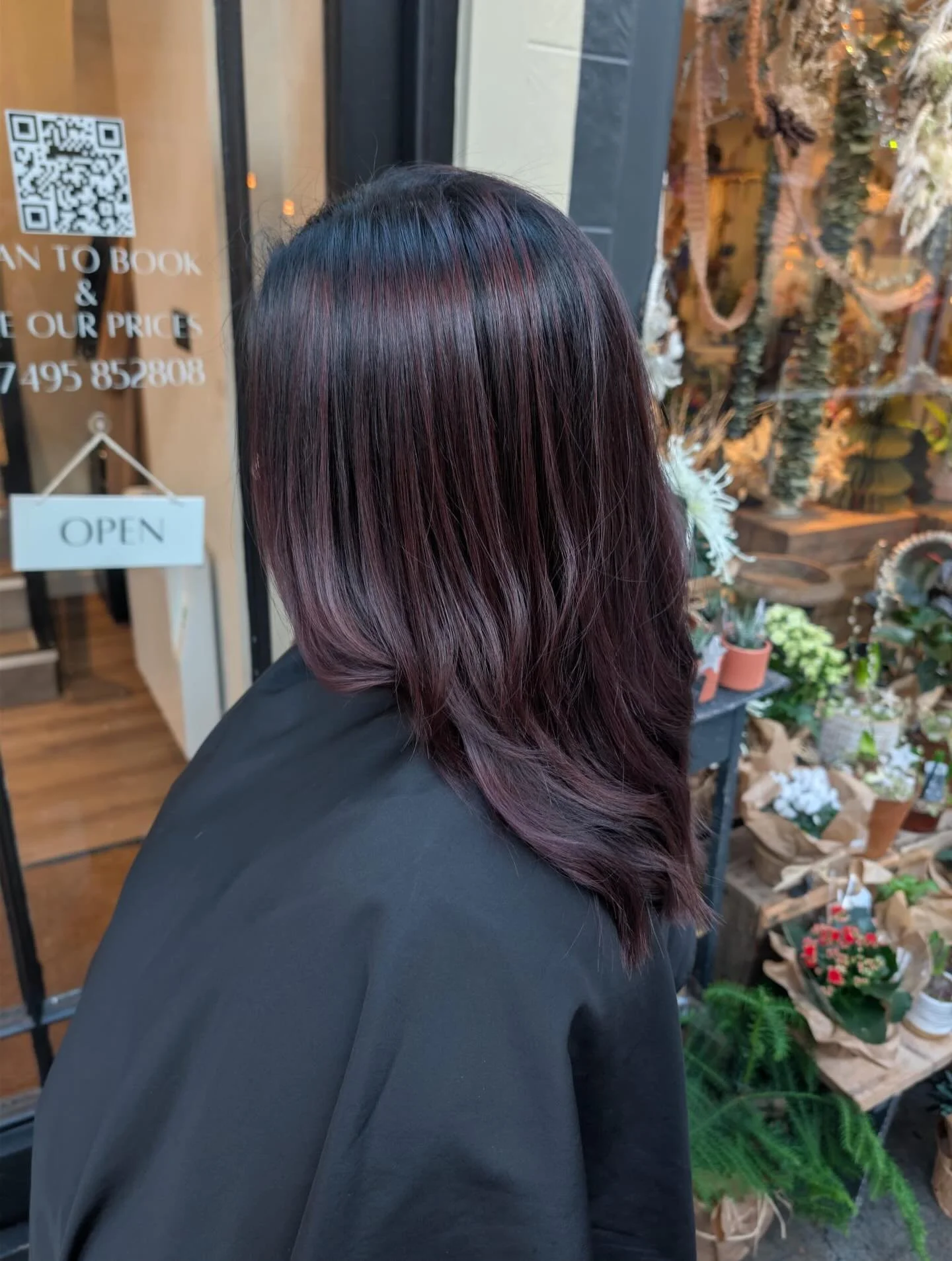 Cherry cola vibes 🍒

Marii works on Saturdays for cuts and colour! Check out this Clients hair change 

#hbbhitchin #hbb #hairandbeauty #hairdresserhitchin #hairsalonhitchin #beautyhitchin #beautysalonhitchin #HitchinSalon #HitchinHair #HitchinBeaut