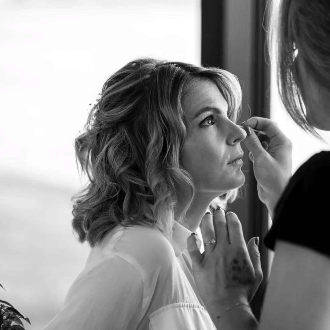 Work in progress 🩷
Beautiful bride @joliengallant
📷 @_thomascallens_