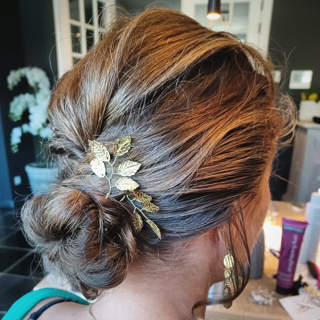 Bridesmaid hair
#lowbun #bridesmaidhair #lowupdo