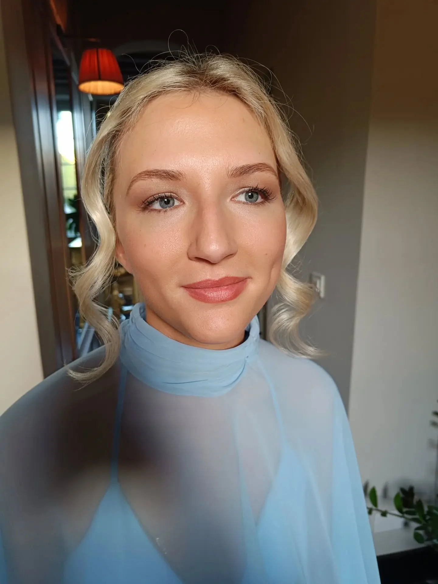 Suite hair &amp; make-up 🩵

#hairstyling #makeup #ponytail #muabelgium #updos