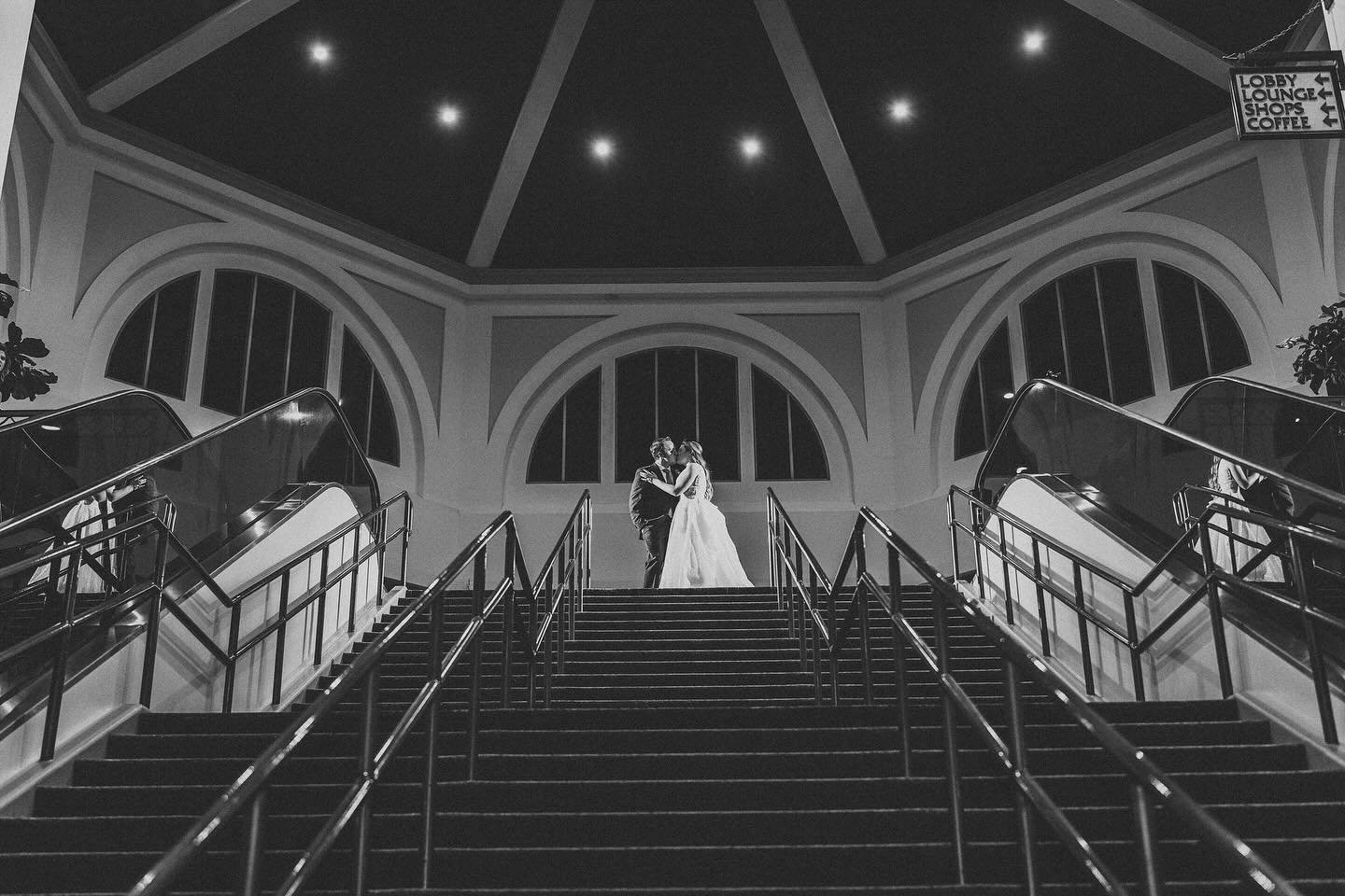 If anyone ever asks if those night shots are worth the 10 minutes of leaving the reception&hellip; the answer is YES 😍🫶🏻🤍