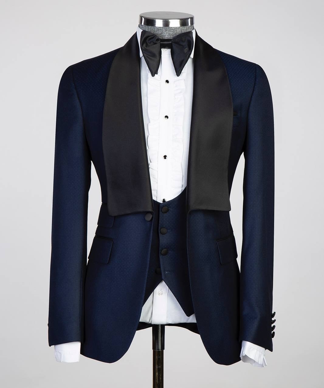 Three- piece Suit.....#dresses #fashiondesigner #classy #trends #jacket #suit #elegance #ethnicwear #indianwear #bespoke #indianfashion #onlineboutique #fashiondesign #womenfashion #womenswear #runway #hautecouture #shirts #fashionstylist #fashiontre