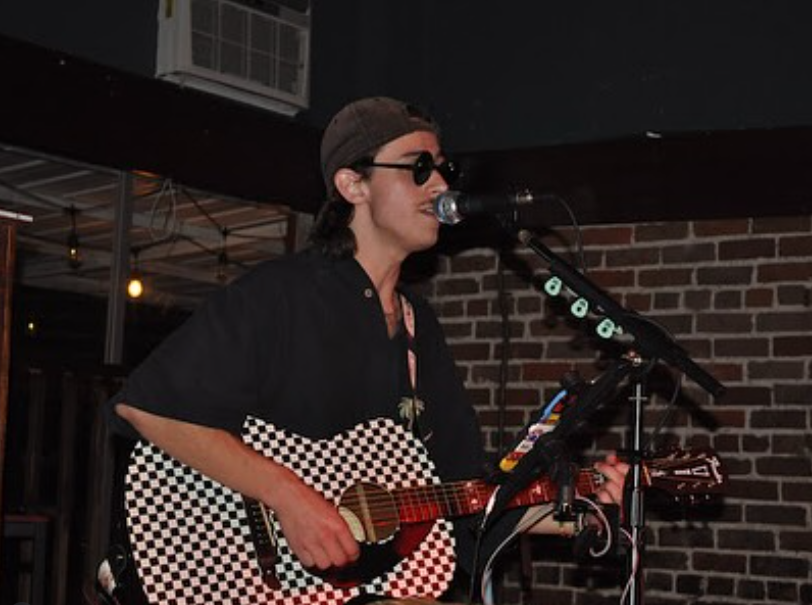 Live Music by Brady Houston at Streetside Market