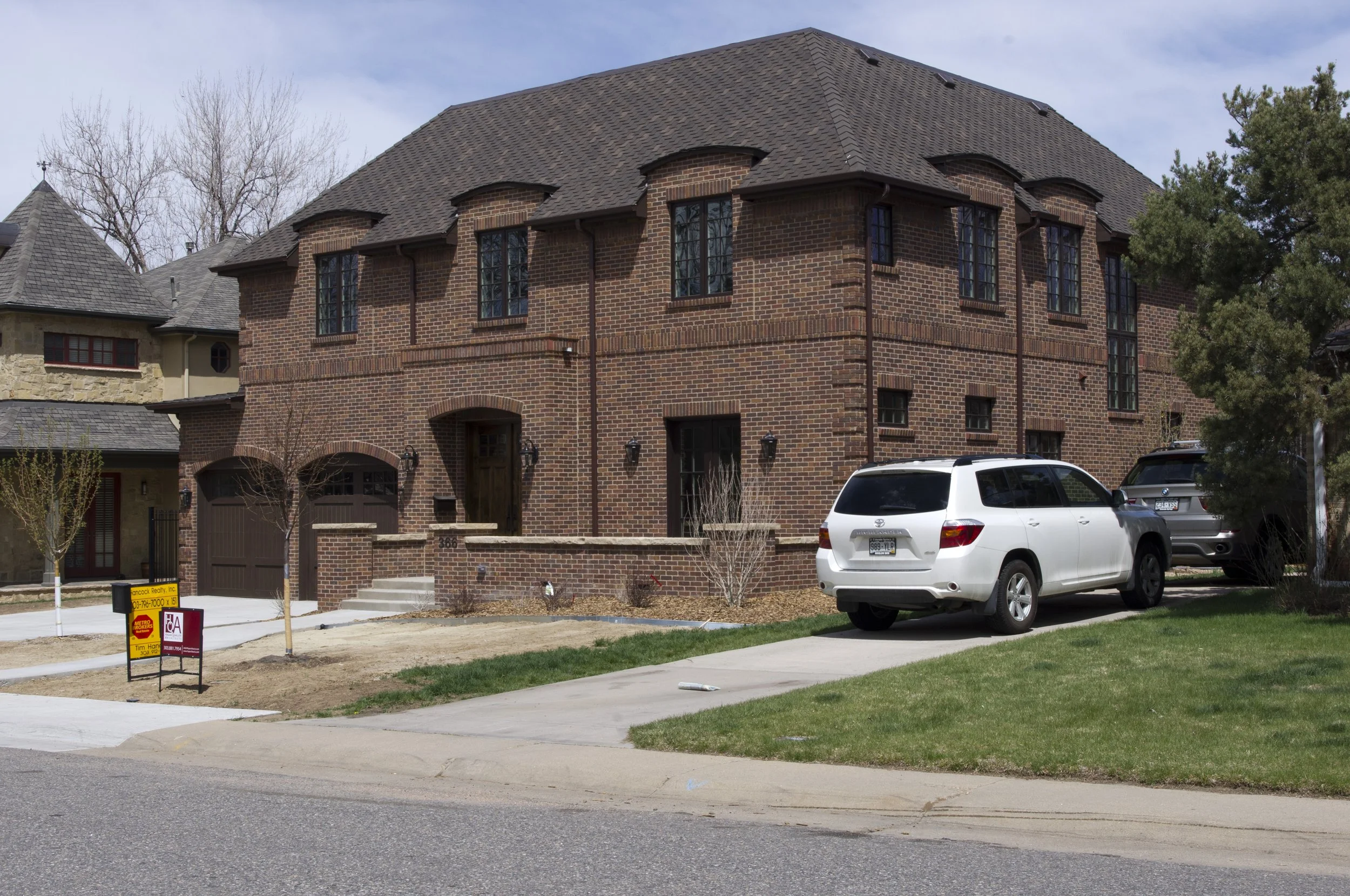Transitional Colonial in Denver's Hilltop