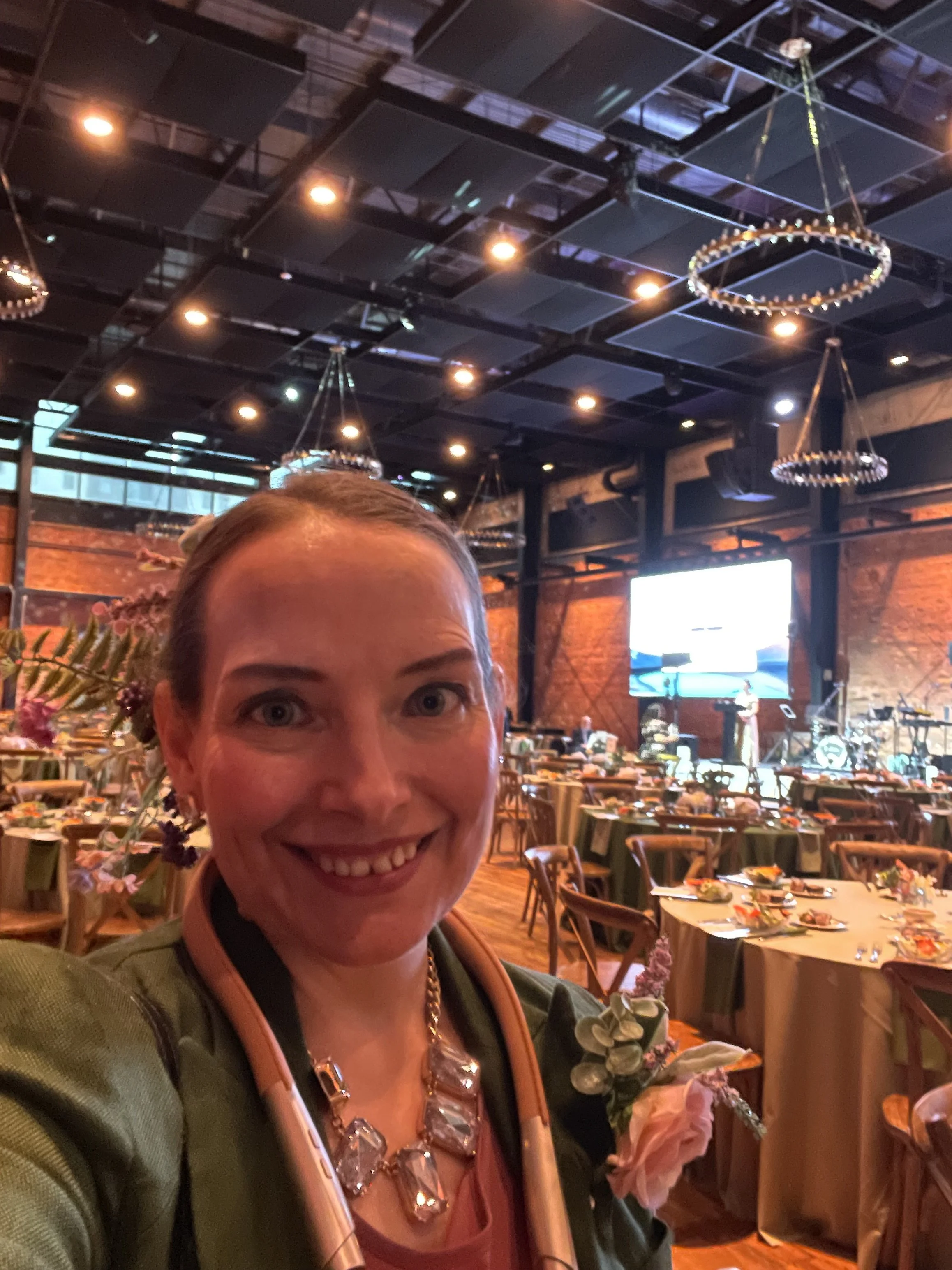 Star is a Southwest Florida strolling mentalis and magician for Galas and fundraisers