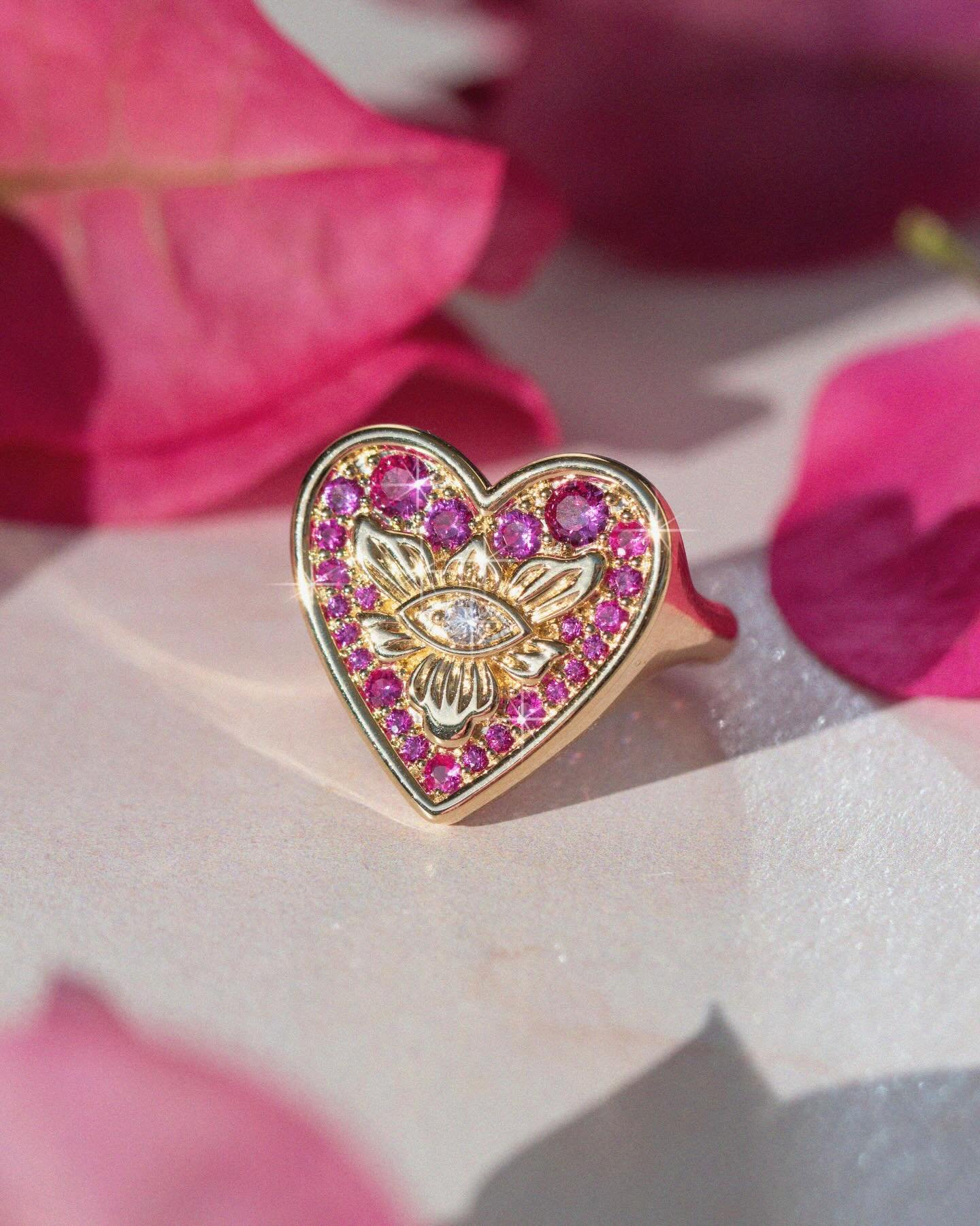 Two to look, one to see. 👁️💗🌸

#divineeye #finejewelry #pinksapphire