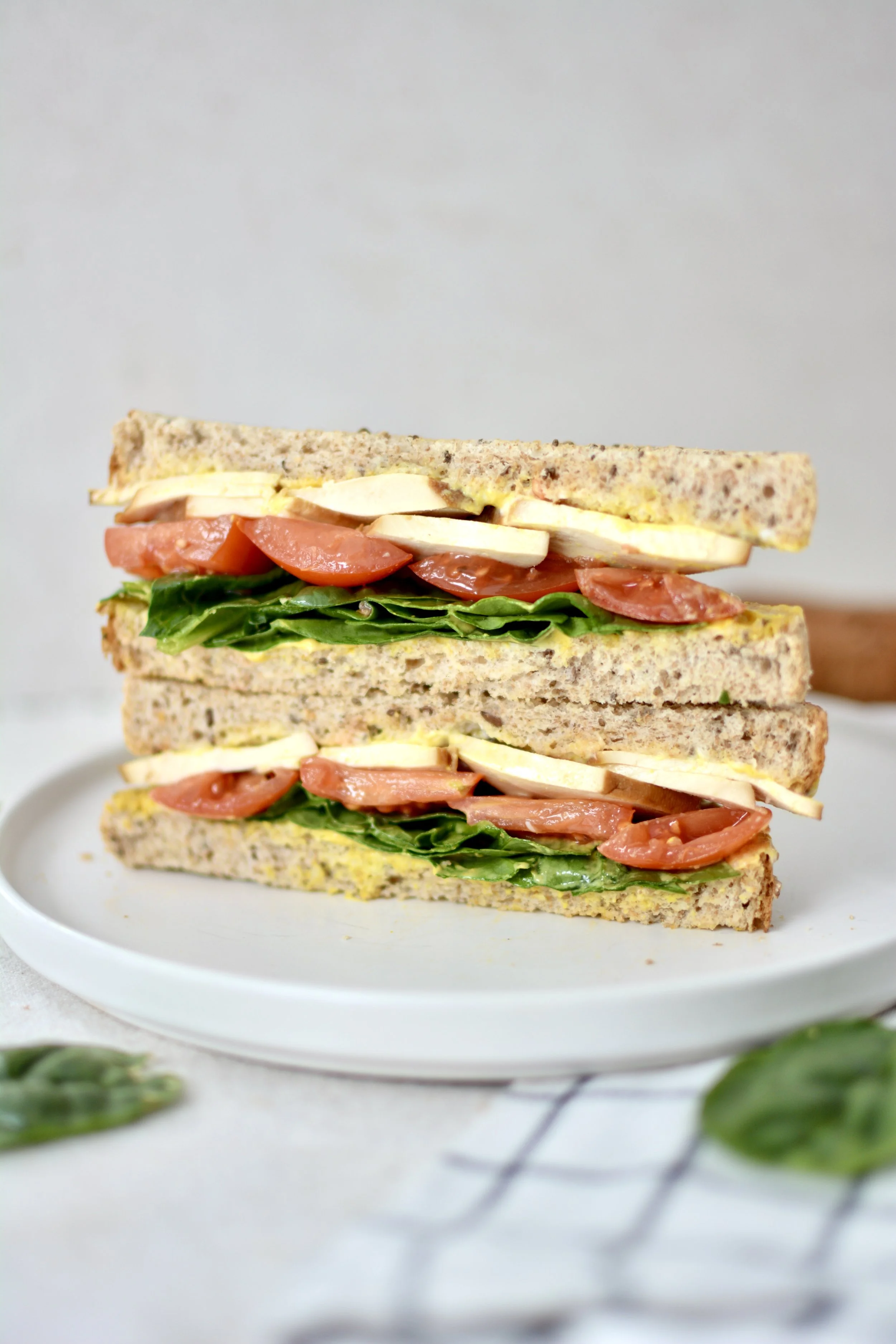 Sandwich au tofu fumé
