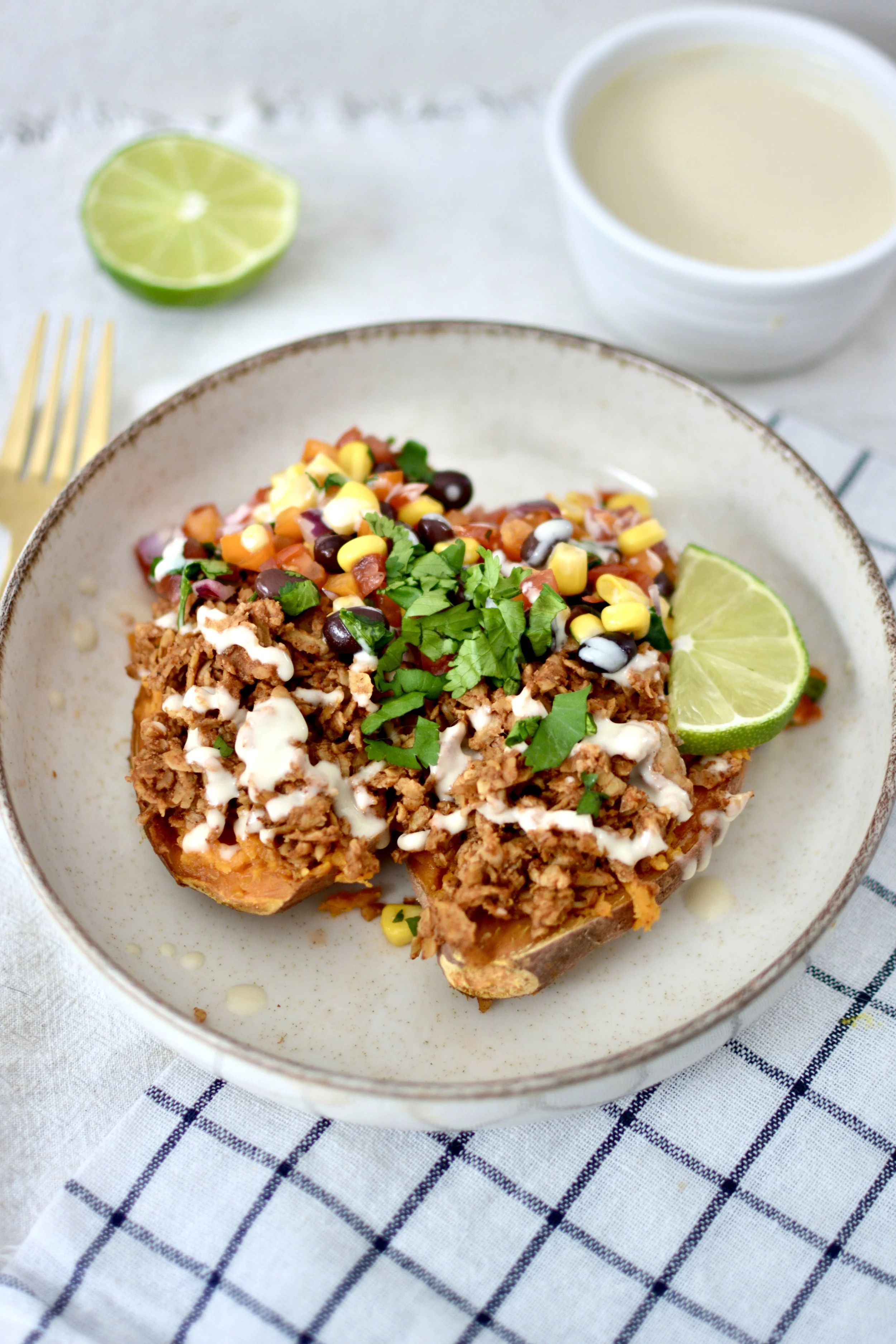 Patates douces farcies au tempeh tex-mex