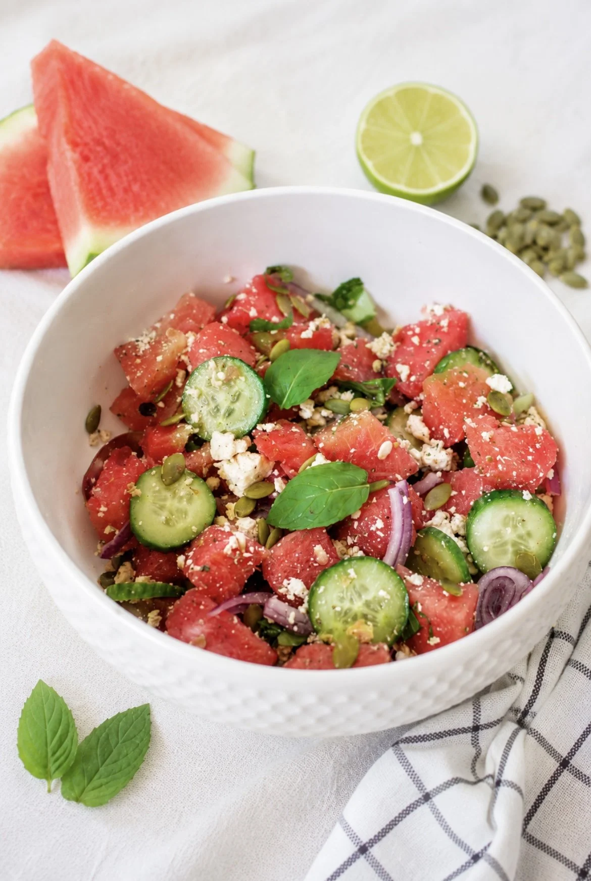 Salade estivale de melon d’eau, menthe et tofu façon feta