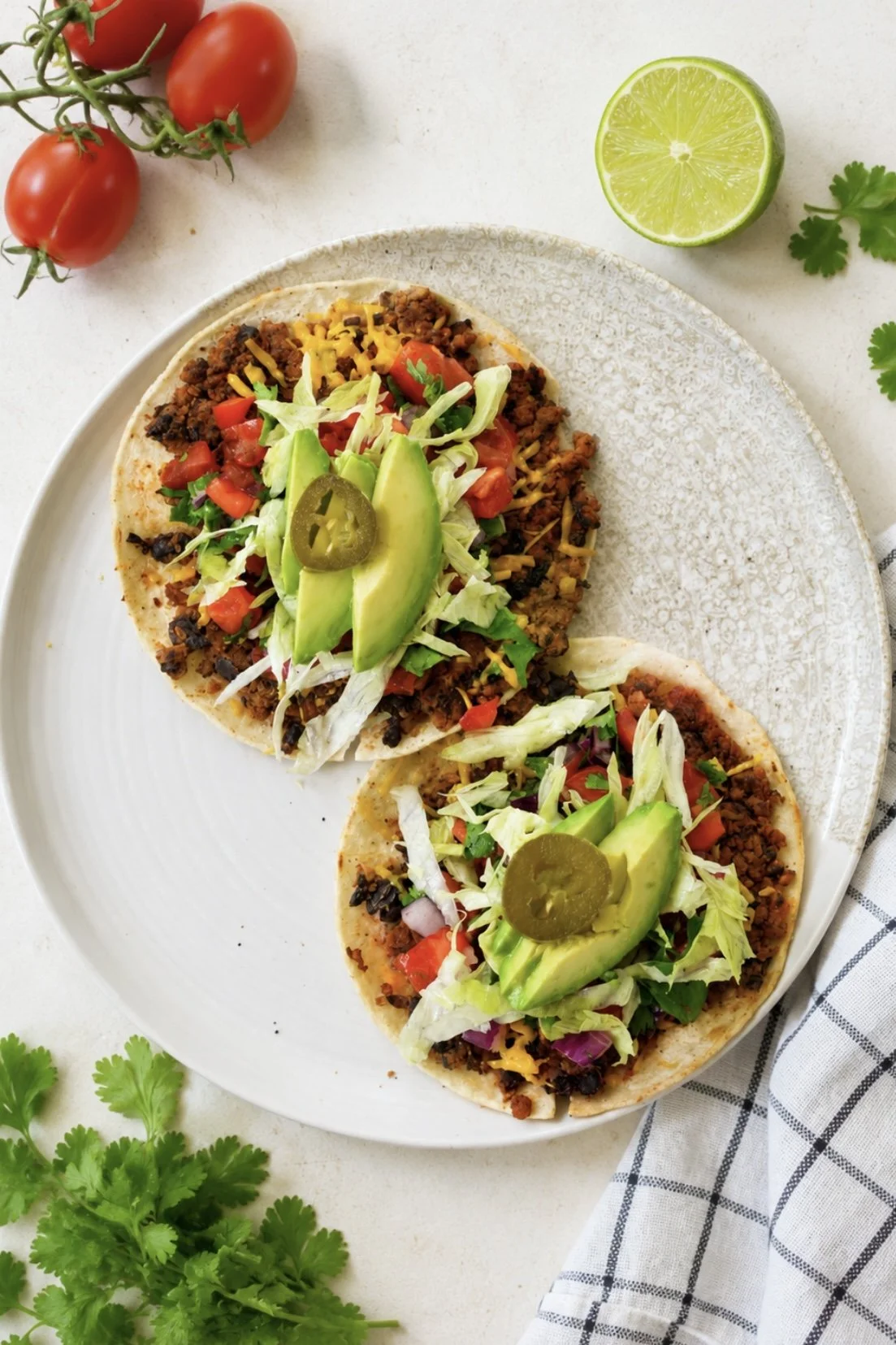 Tacos ouverts grillés aux haricots noirs et PVT