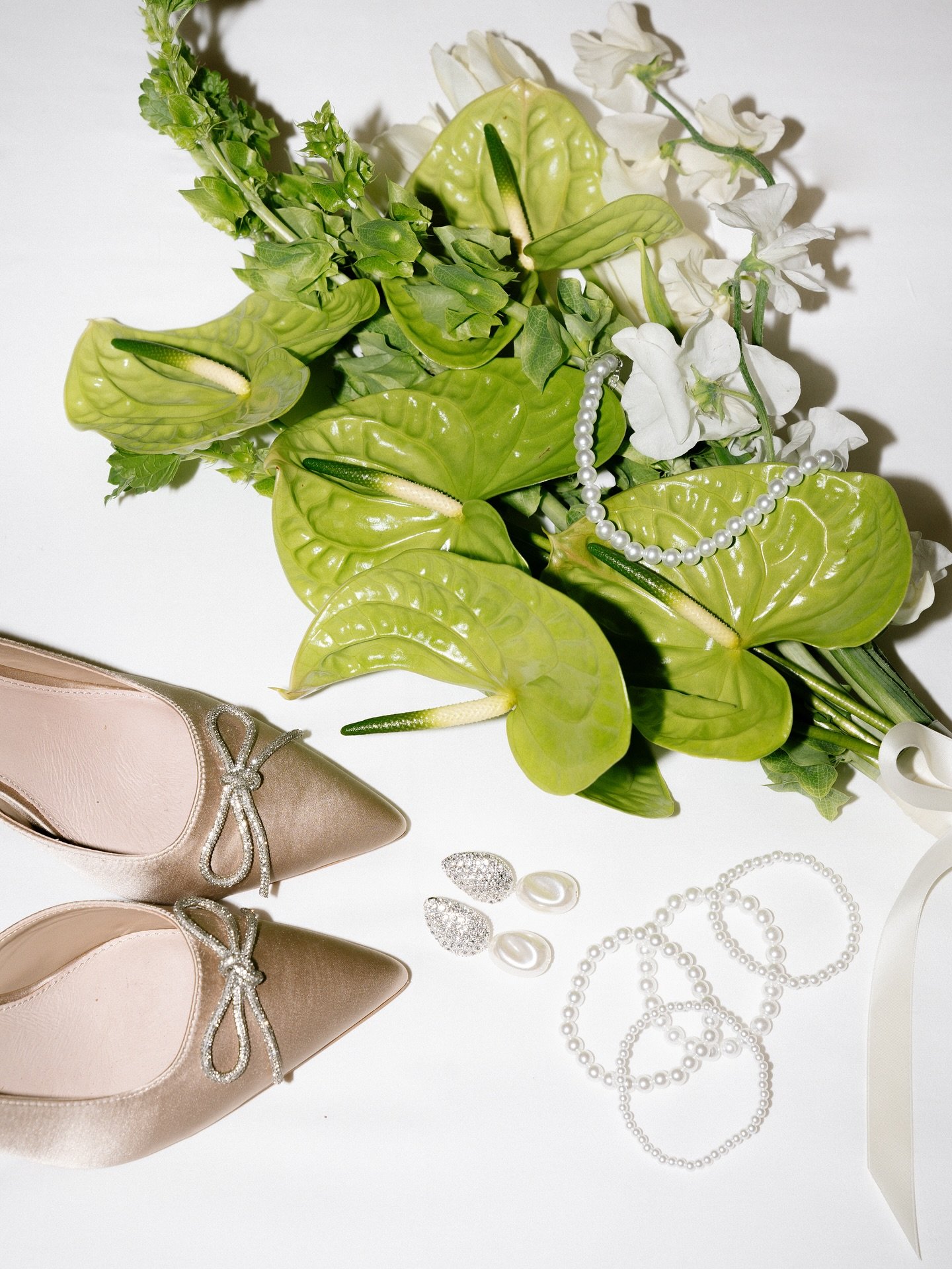 beauty of details 🌿🤍✨

Concept &amp; Planning | @weddingisabeach 
Photographers | @wingdingweddings 
Bride | @annahaartung 
Bridal Dress | @atelierdotti 
Flower Bouquet | @dollsblumen 
Hair &amp; Makeup | @katarina.klima.makeupartist @nr_makeupart 