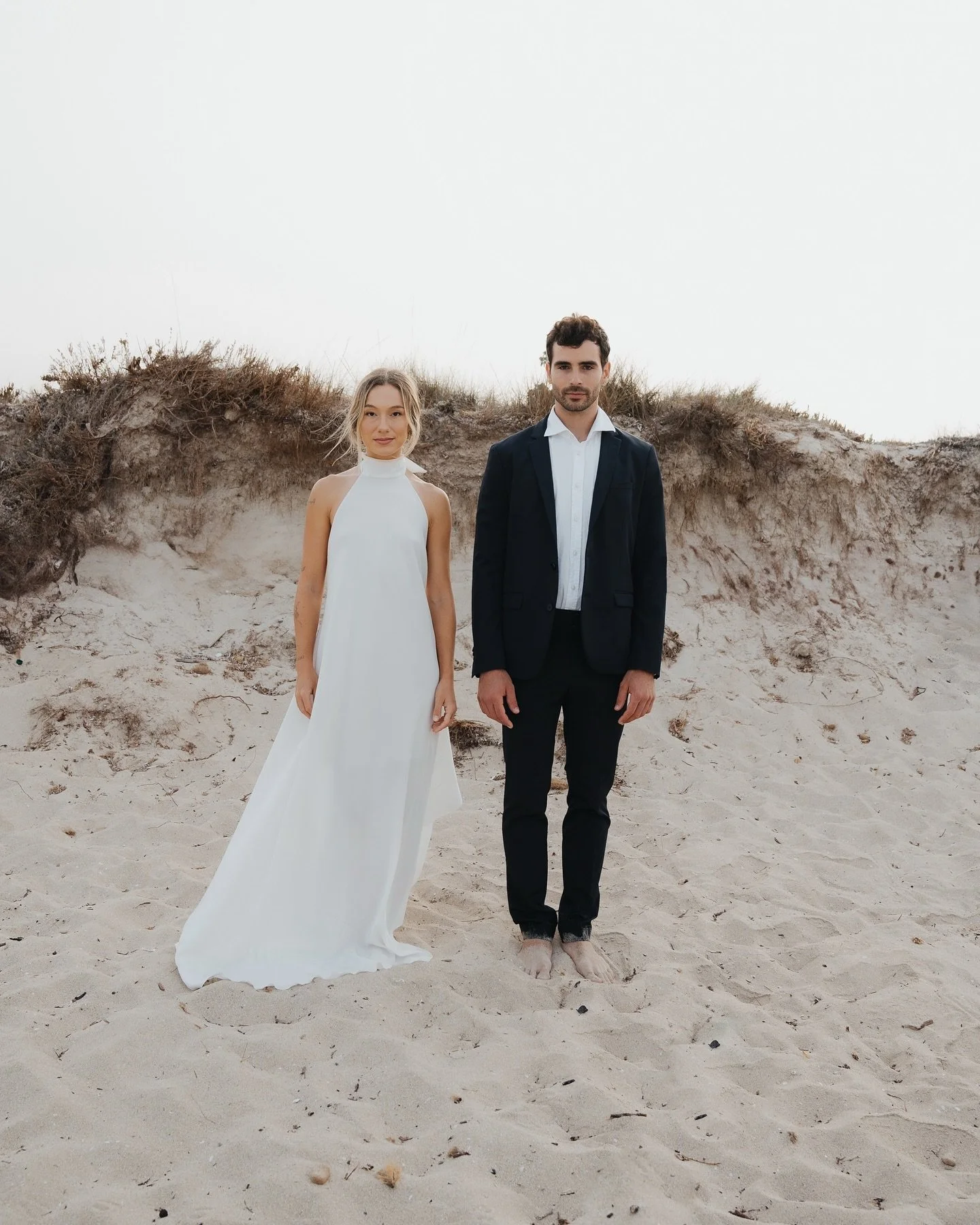Wedding vibes but make it coastal. 

Wedding Planner | @weddingisabeach 
Photographer | @wingdingweddings 
Bridal dress | @annewolf.couture 
Couple | @paulaandtoni
