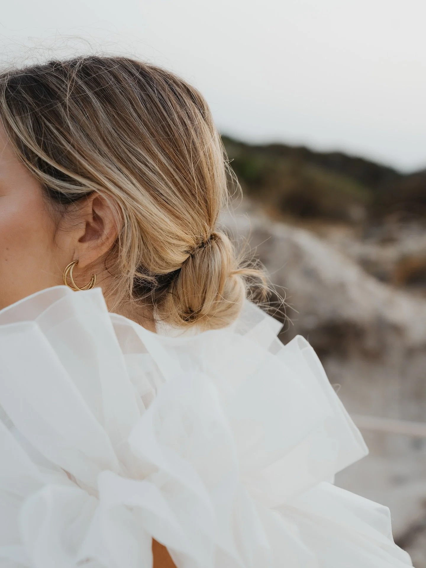 could you think of anything more beautiful than a bridal shooting at the beach? 🐚🤍