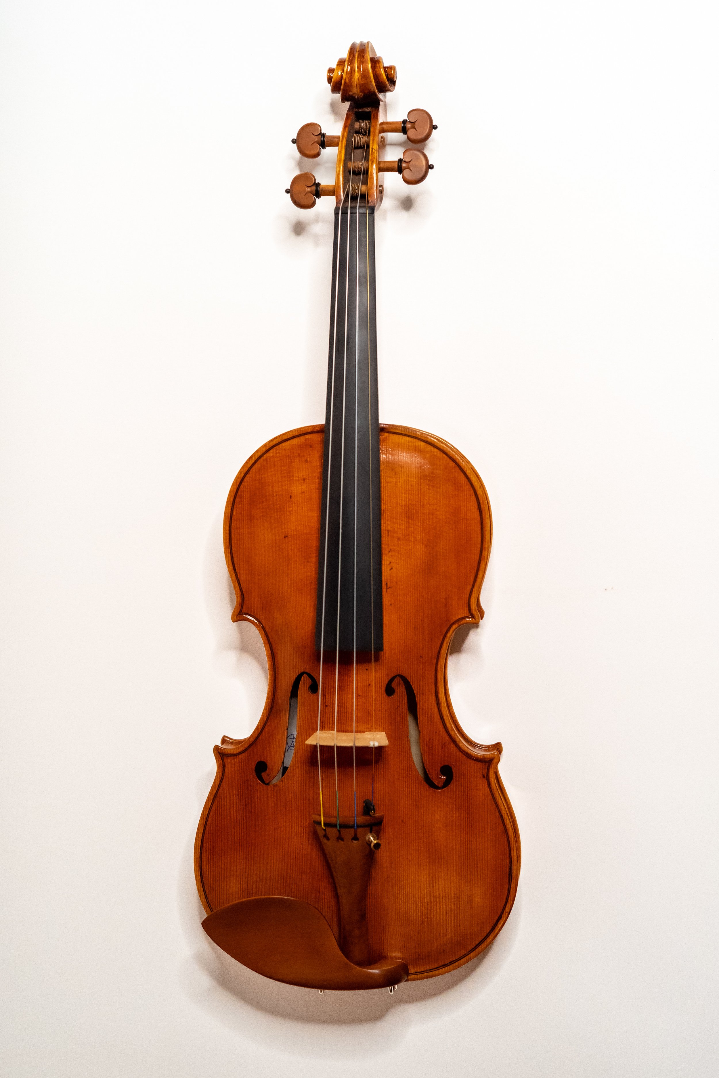 Guarneri del Gesù "Il Cannone" 1743 model